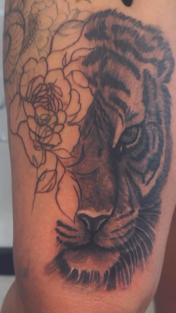 Tattoo by @tuszemdojebany — realism, black_and_grey