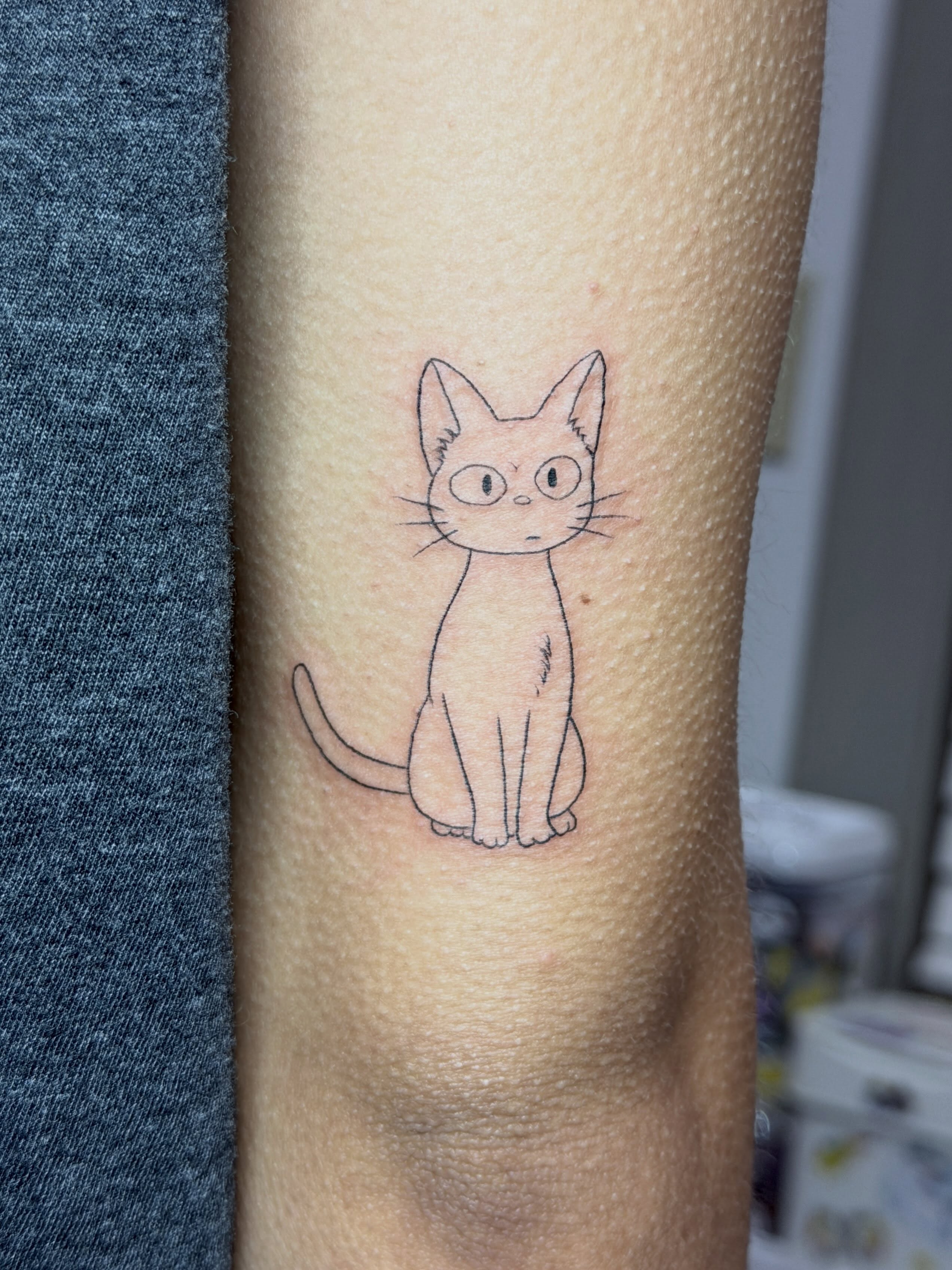 Tattoo by @baka_notgonnahurtyou — minimalist