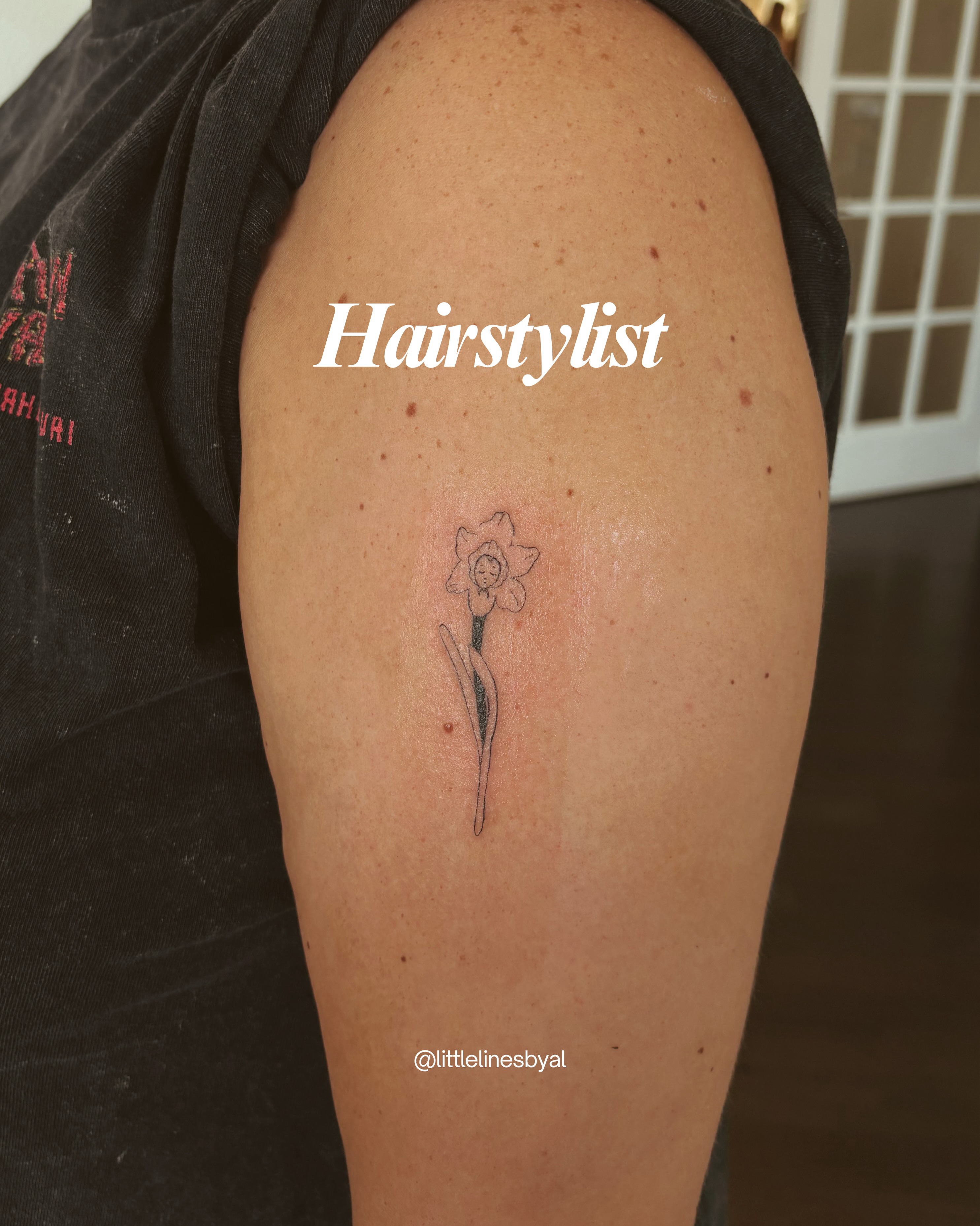 Daffodil fine line tattoo on the shoulder by Allie