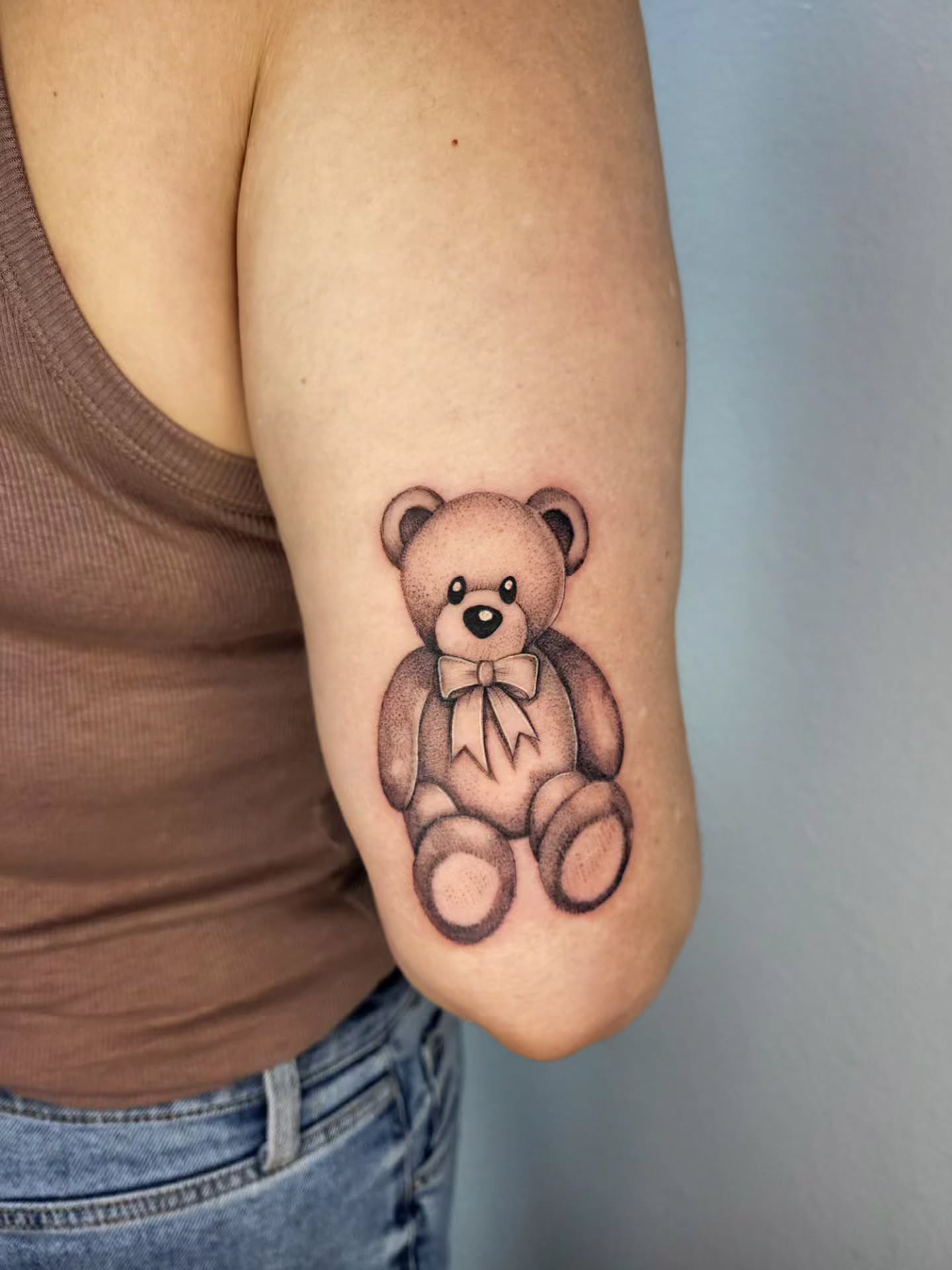 Teddy bear dotwork tattoo on the forearm by 𝓥𝓮𝓰𝓪𝓼 𝓣𝓪𝓽𝓽𝓸𝓸 𝓐𝓻𝓽𝓲𝓼𝓽