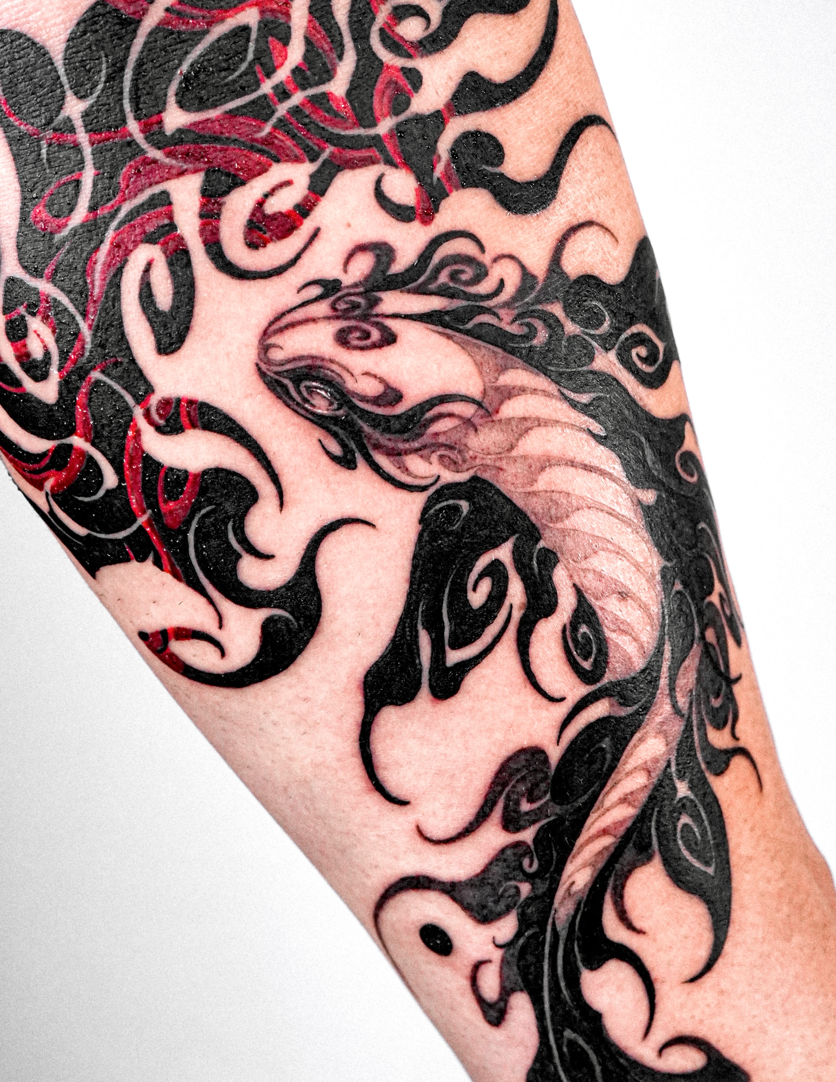 Abstract swirls tribal tattoo on the forearm by ๐
๐๐๐
