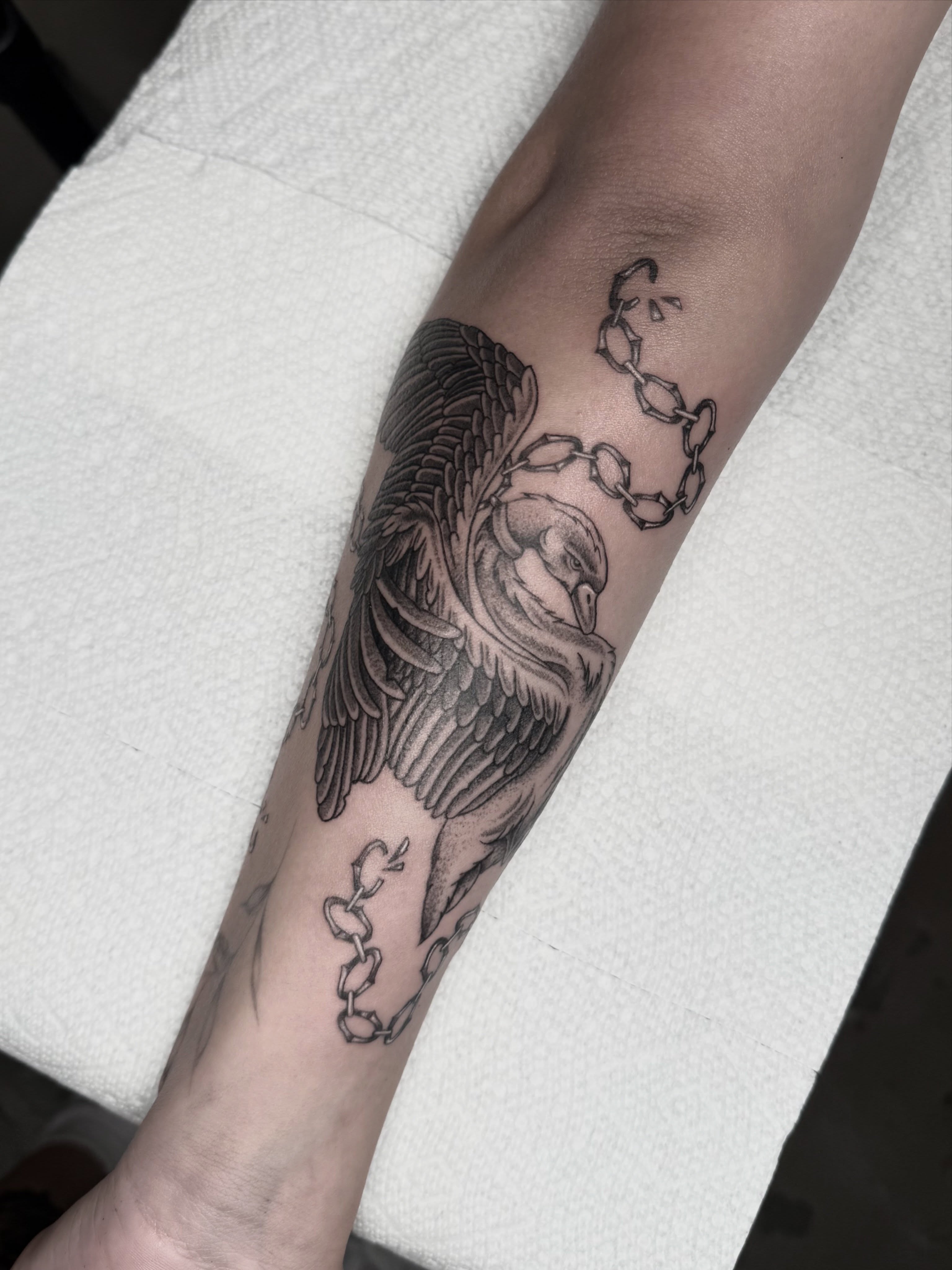 Eagle American traditional tattoo on the forearm by Mara Flores βπΛβ§