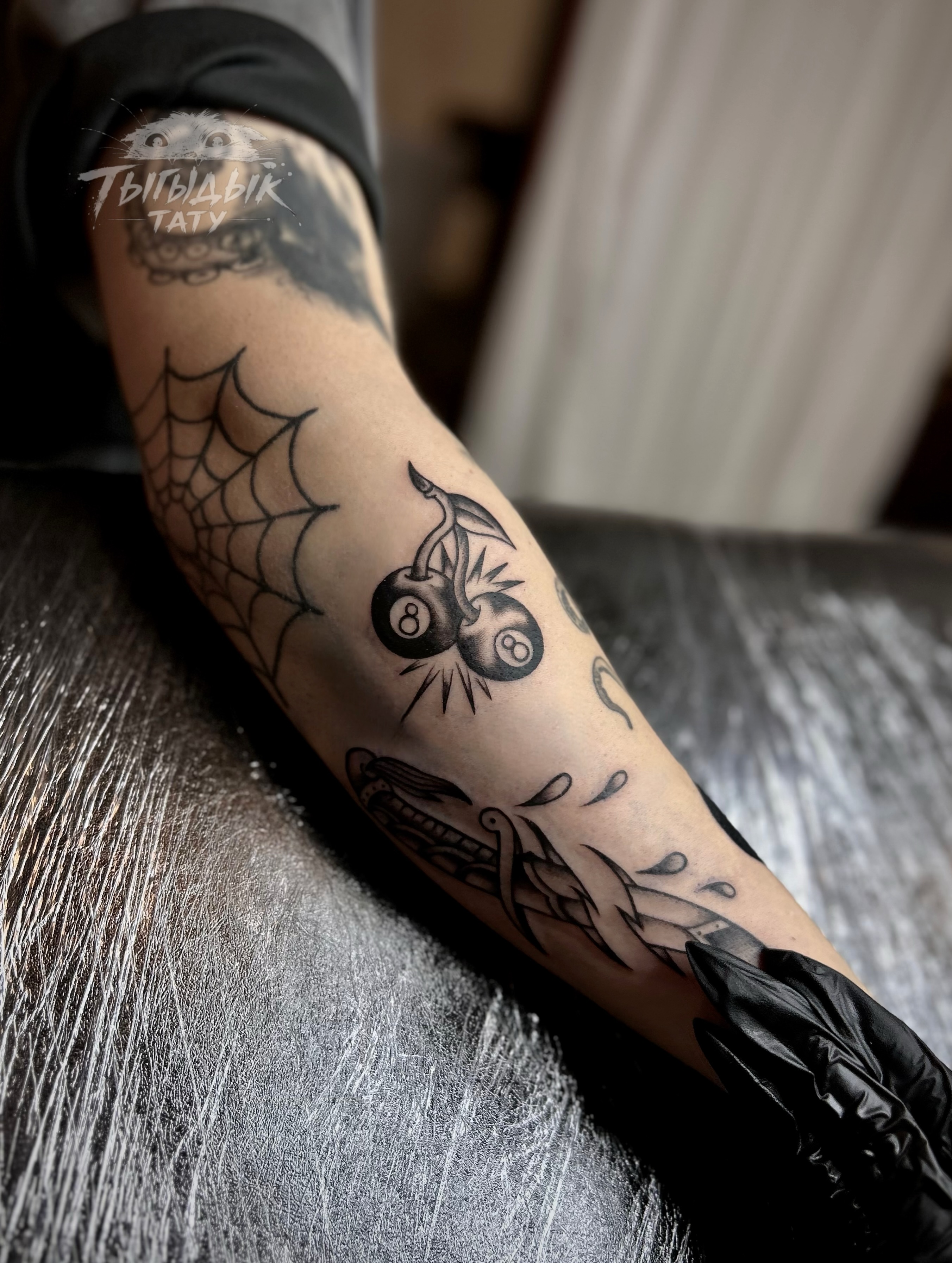 Tattoo by @tygydyk.tattoo — black_and_grey