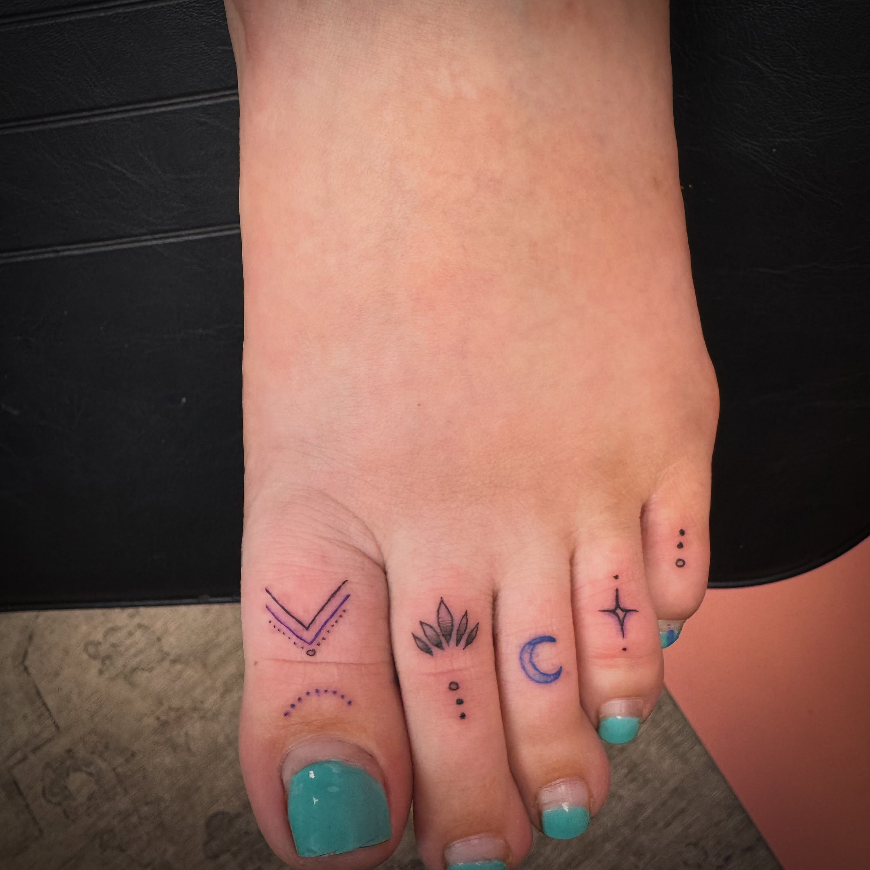Tattoo by @evolveink.tattoos — geometric