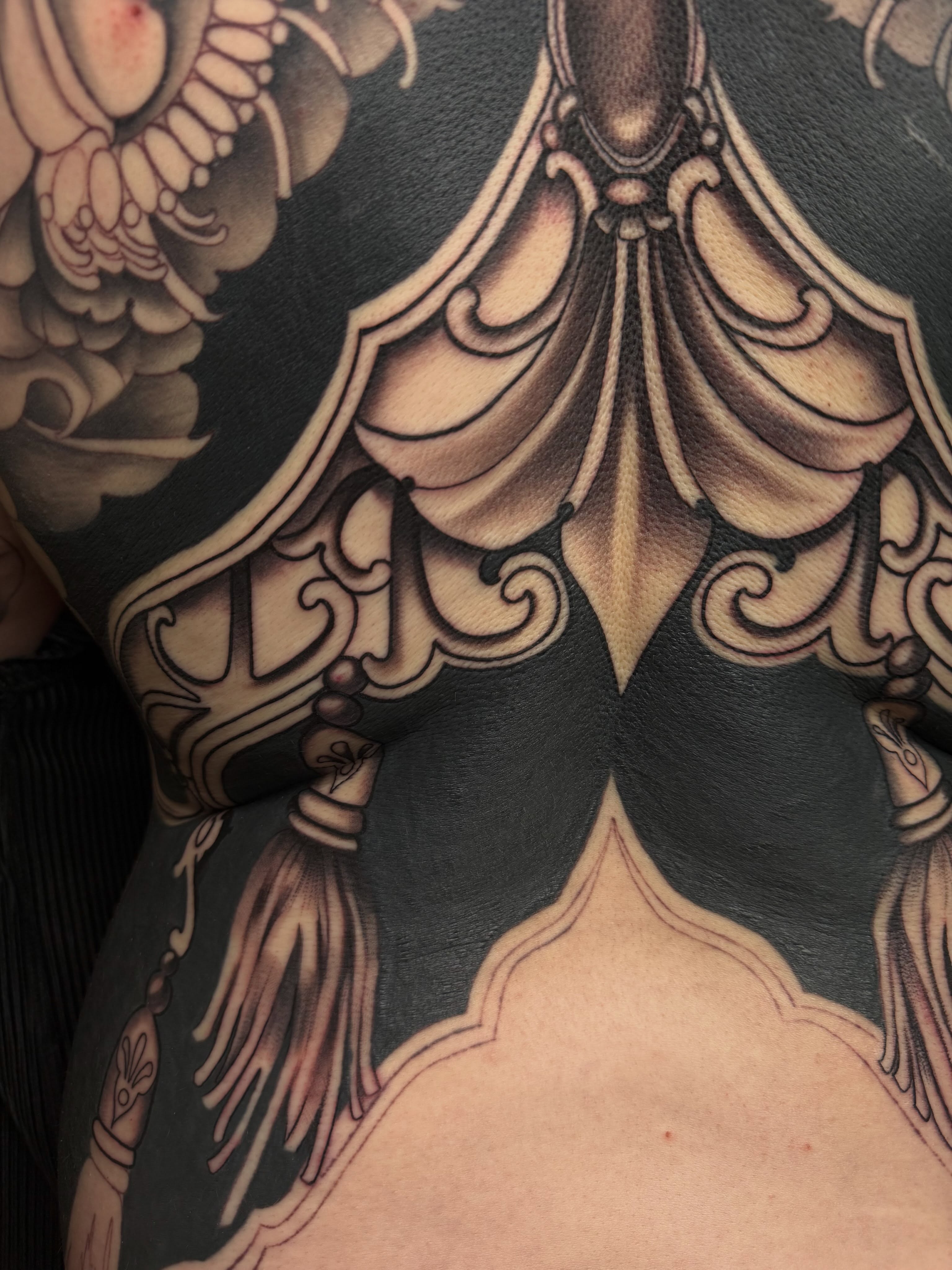 Ornamental design ornamental tattoo on the thigh by 𝐊𝐄𝐋𝐒𝐄𝐘 𝐂𝐀𝐑𝐌𝐄𝐋𝐀