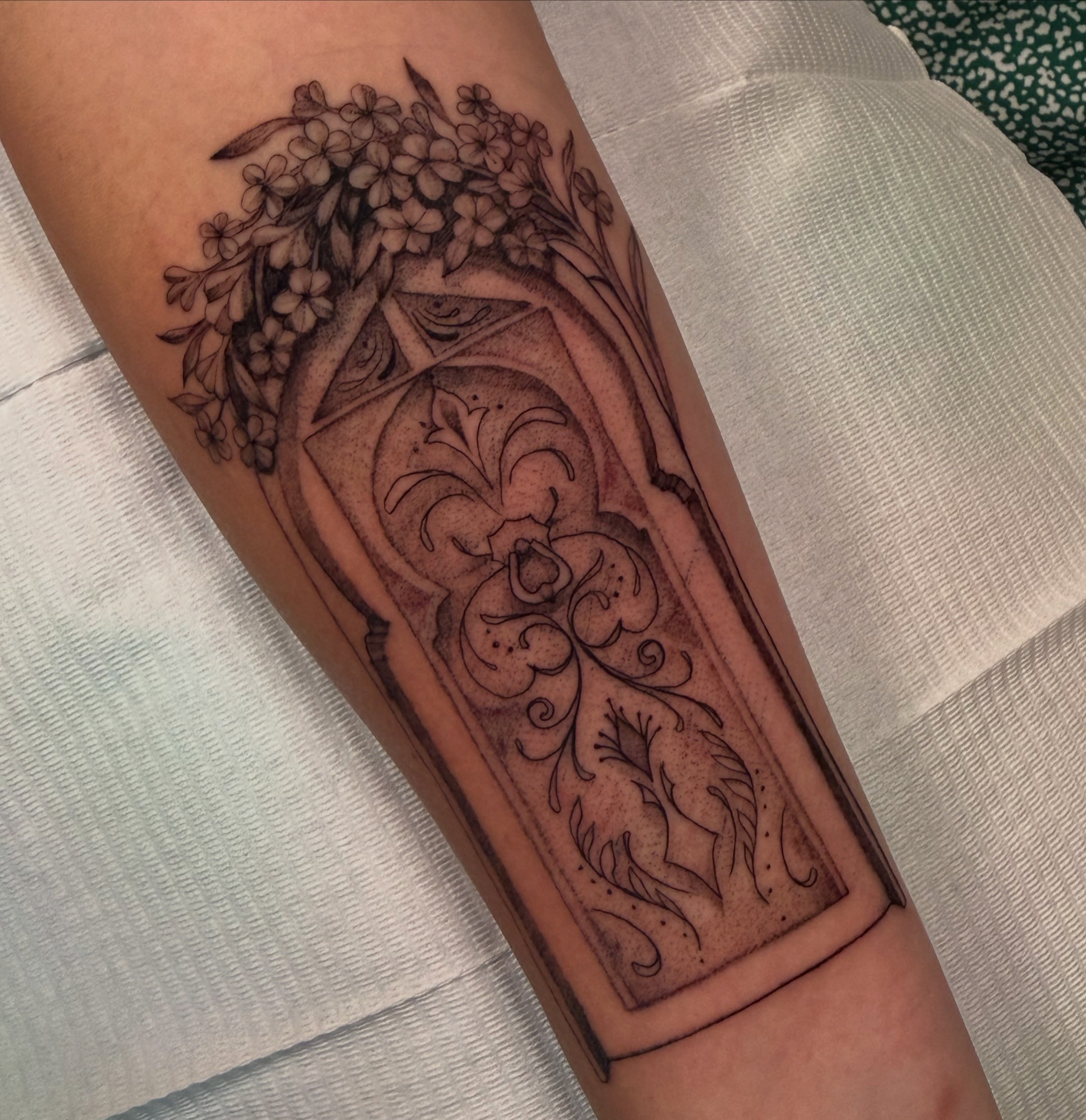Tattoo by @lizard_aullie_tattoos — black_and_grey
