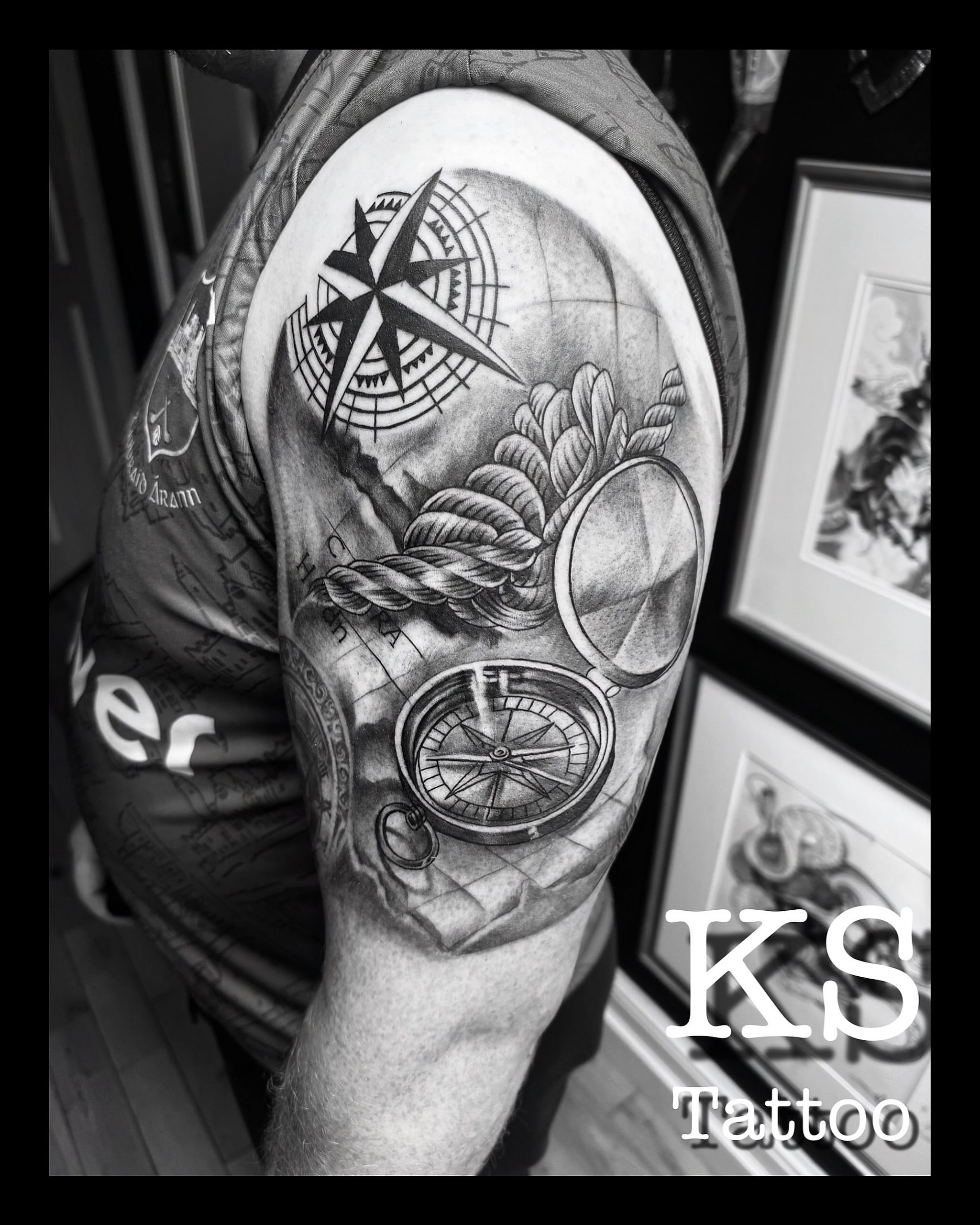 Compass and rope realism tattoo on the shoulder by Karen Smith