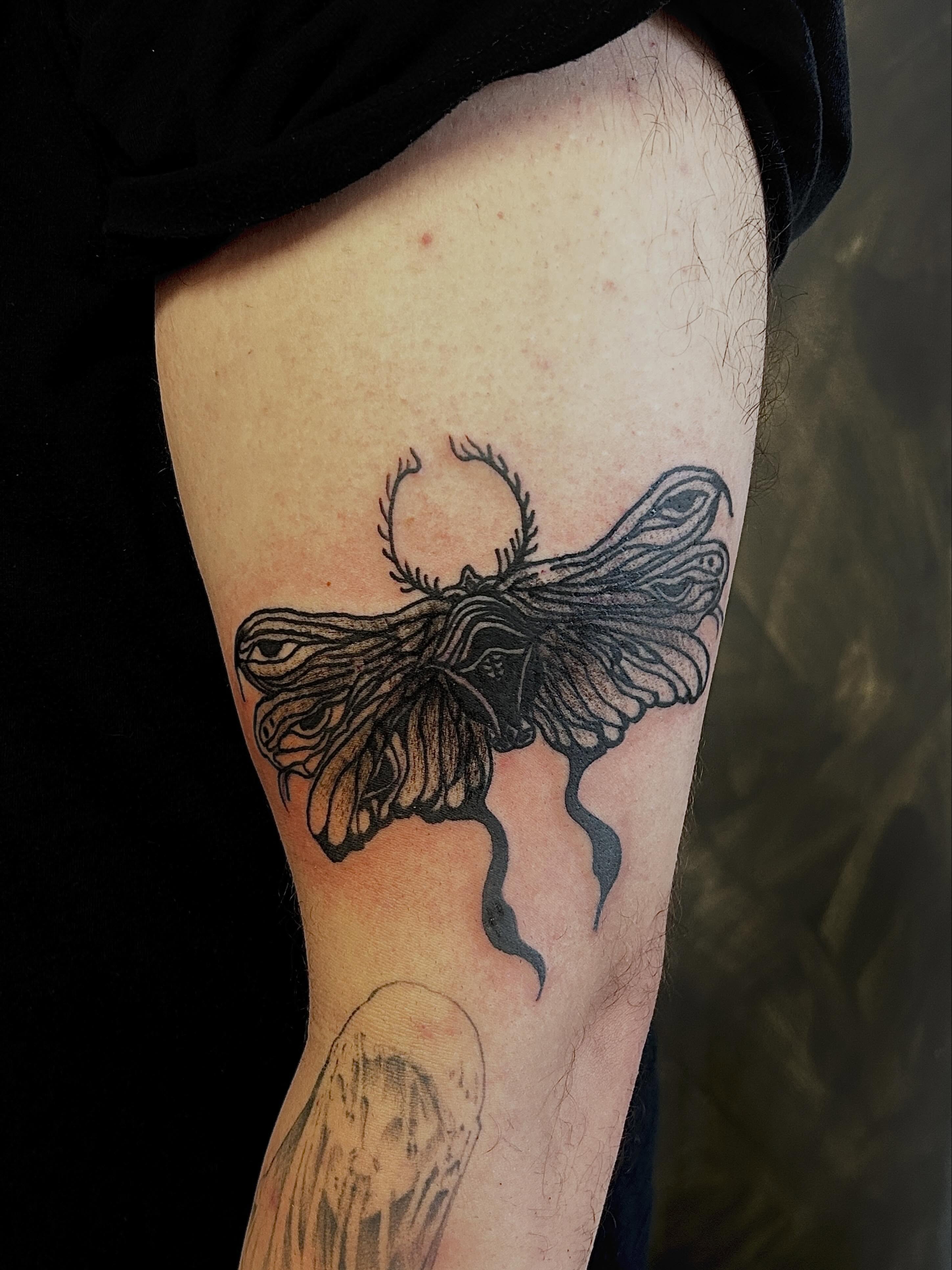 Tattoo by @tattoo.yasmine — black_and_grey
