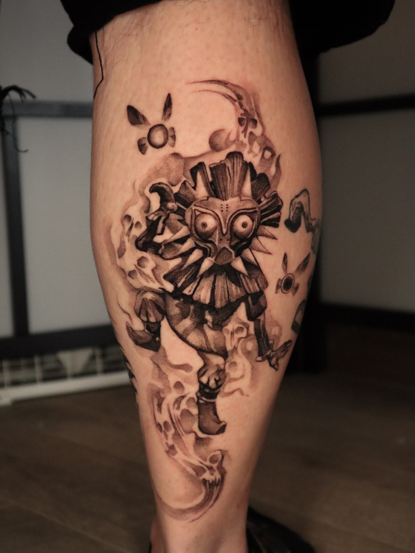 Skull Kid realism tattoo on the leg by 𝕮𝖔𝖓𝖓𝖔𝖗 ☾  ~ TATTOO ARTIST