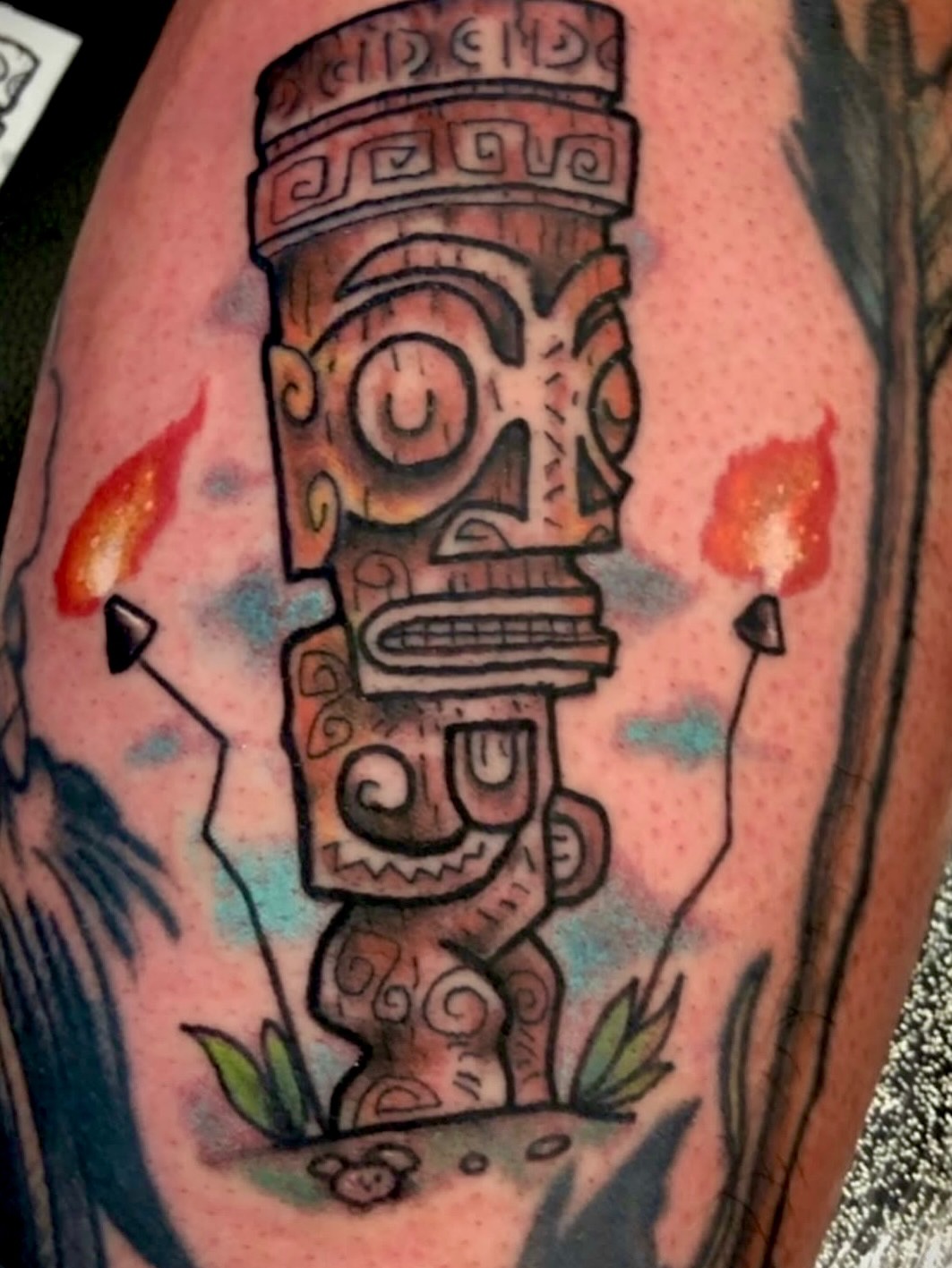 Tiki statue American traditional tattoo on the forearm by 🗿🌴TᗩᕼITI GIᒪ✨🏰