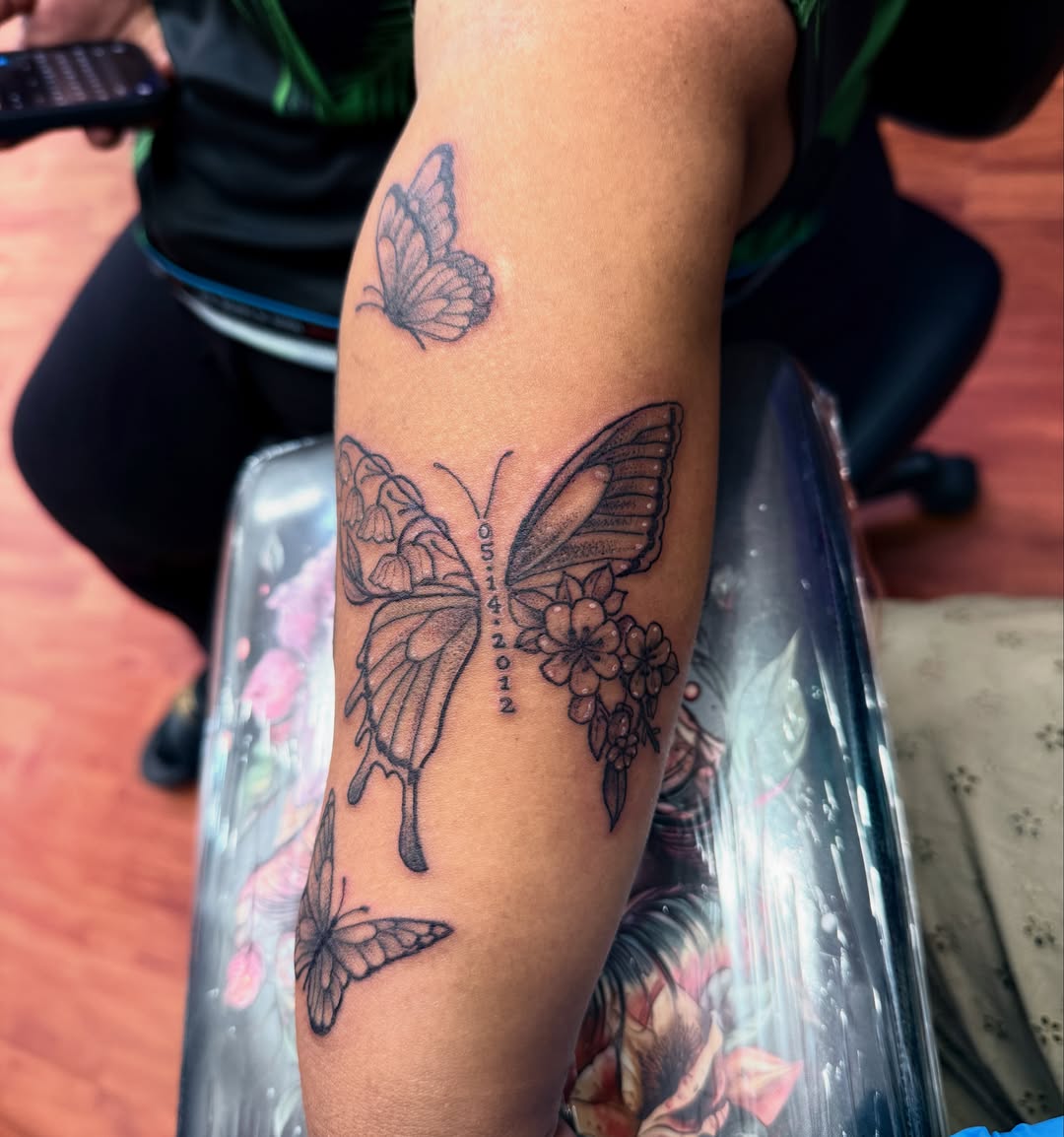 Tattoo by @tosh.pointo.tattoos — black_and_grey