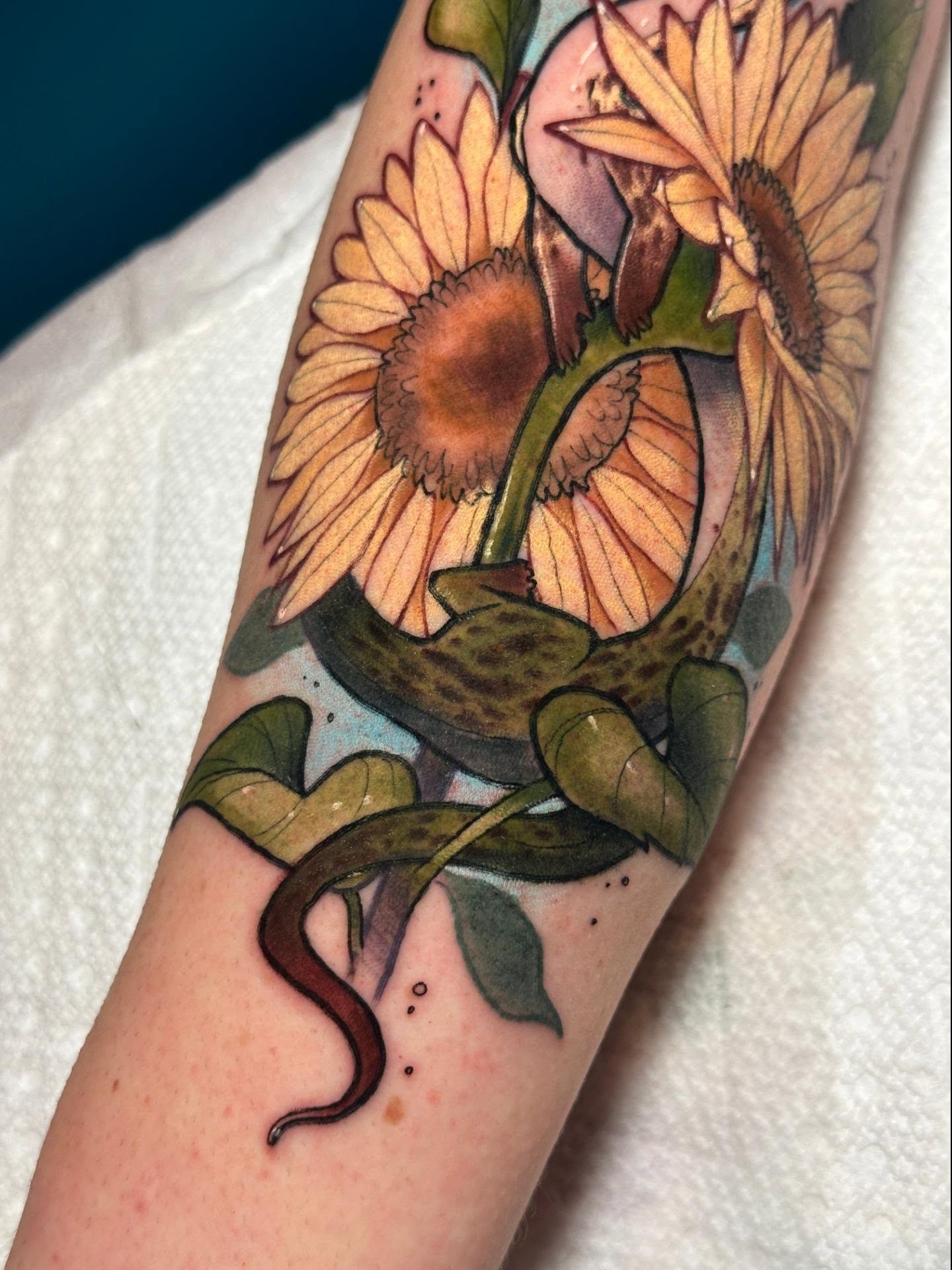 Tattoo by @sashawren_tattoos — realism, dotwork