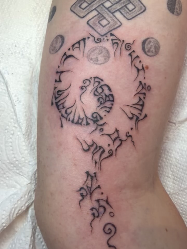 Tattoo by @lamatashi_norbu — blackwork, geometric