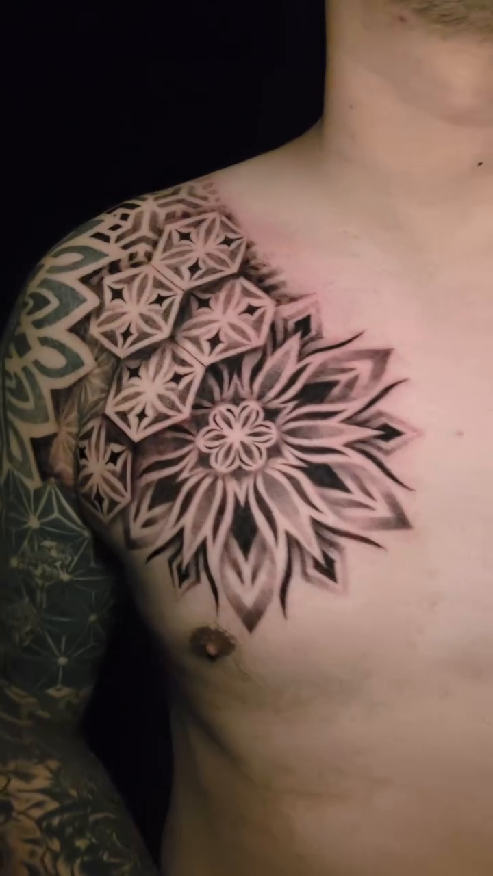 Tattoo by @toa_monti — geometric, dotwork
