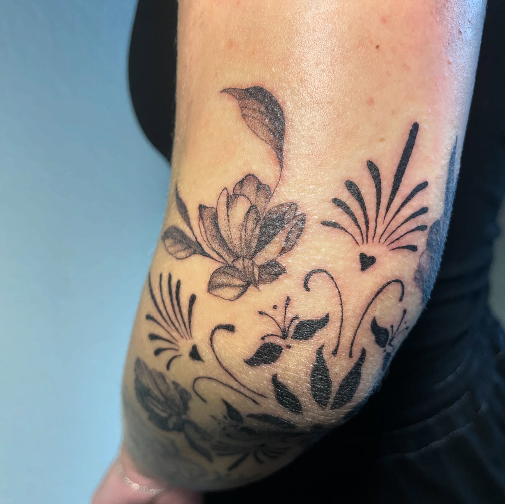 Tattoo by @trisaratoptattoos β black_and_grey
