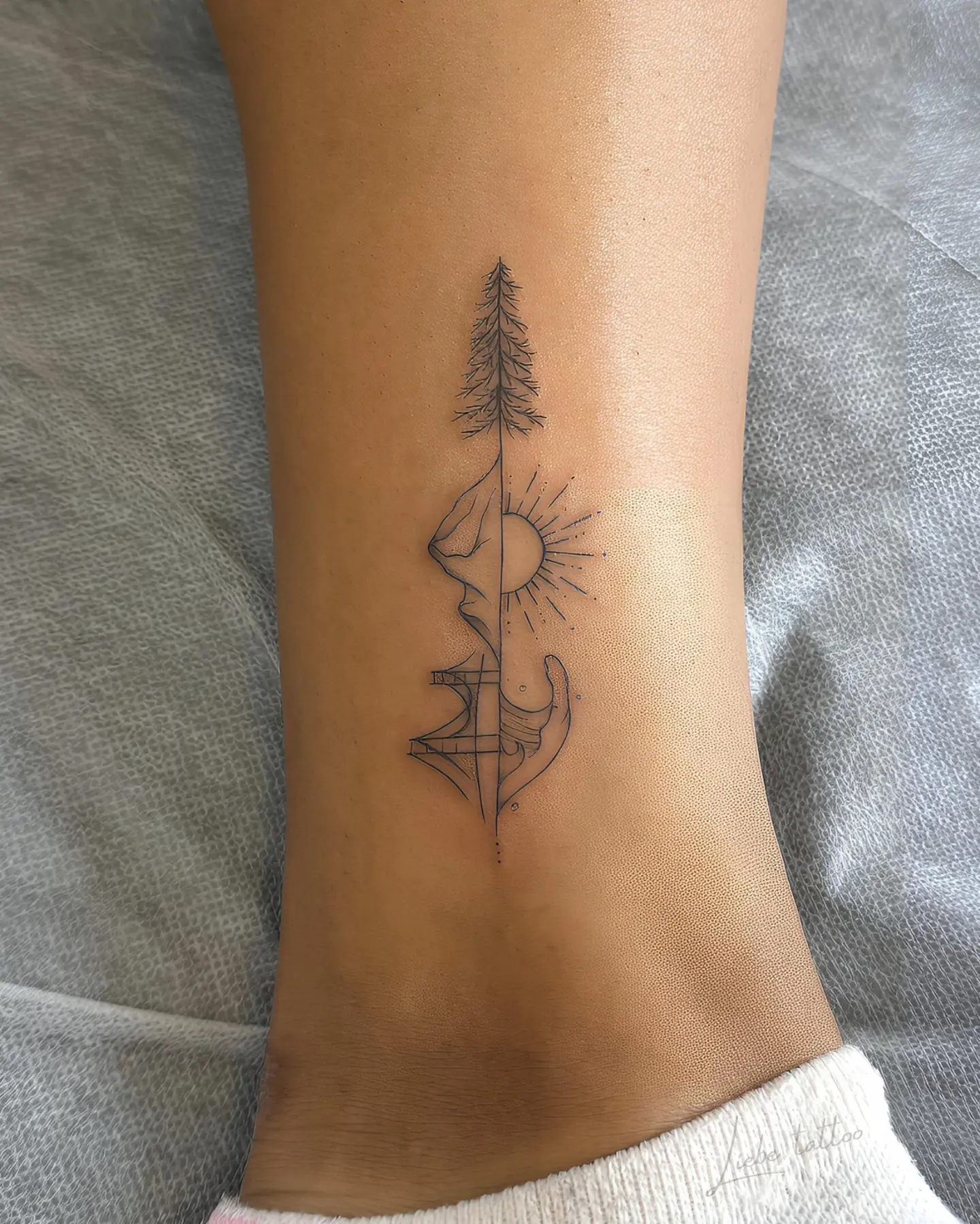 Tattoo by @liebe_tattoo — geometric