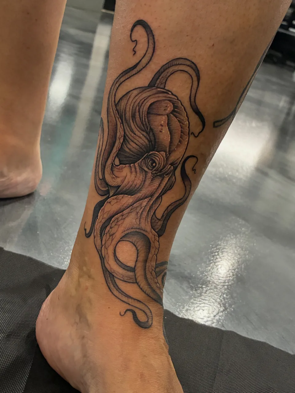Tattoo by @silfiesadam — black_and_grey