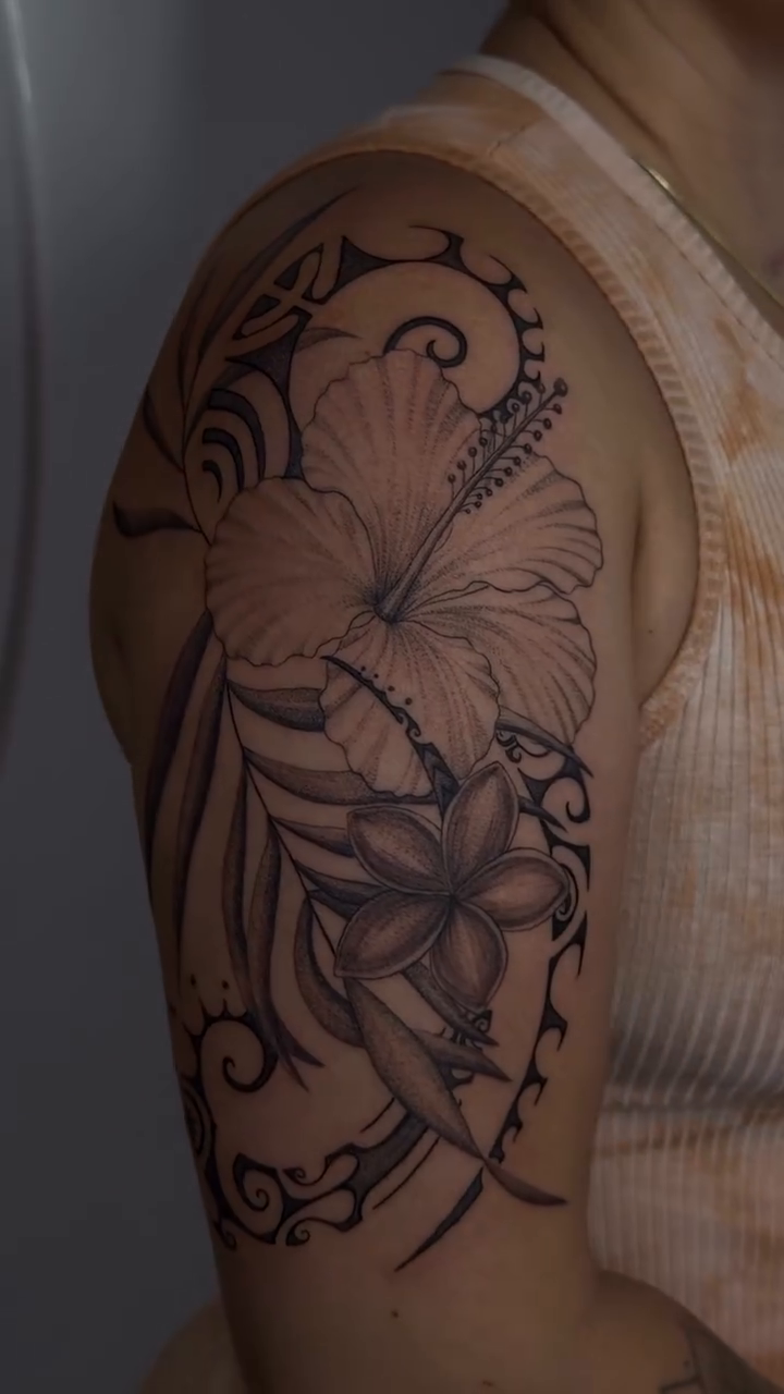 Hibiscus and tropical leaves japanese irezumi tattoo by Rachel