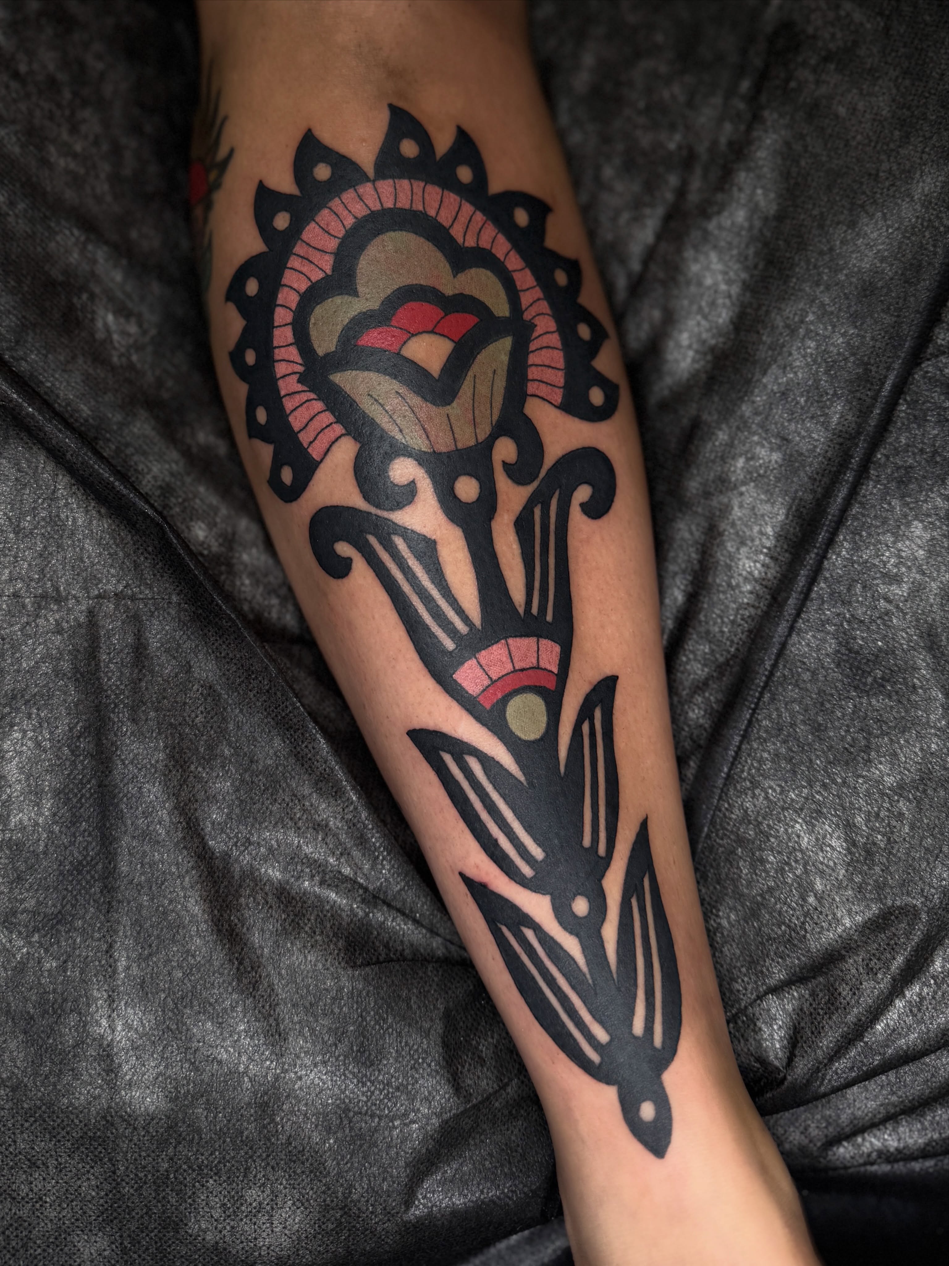 Tattoo by @lilygtattoo β american_traditional