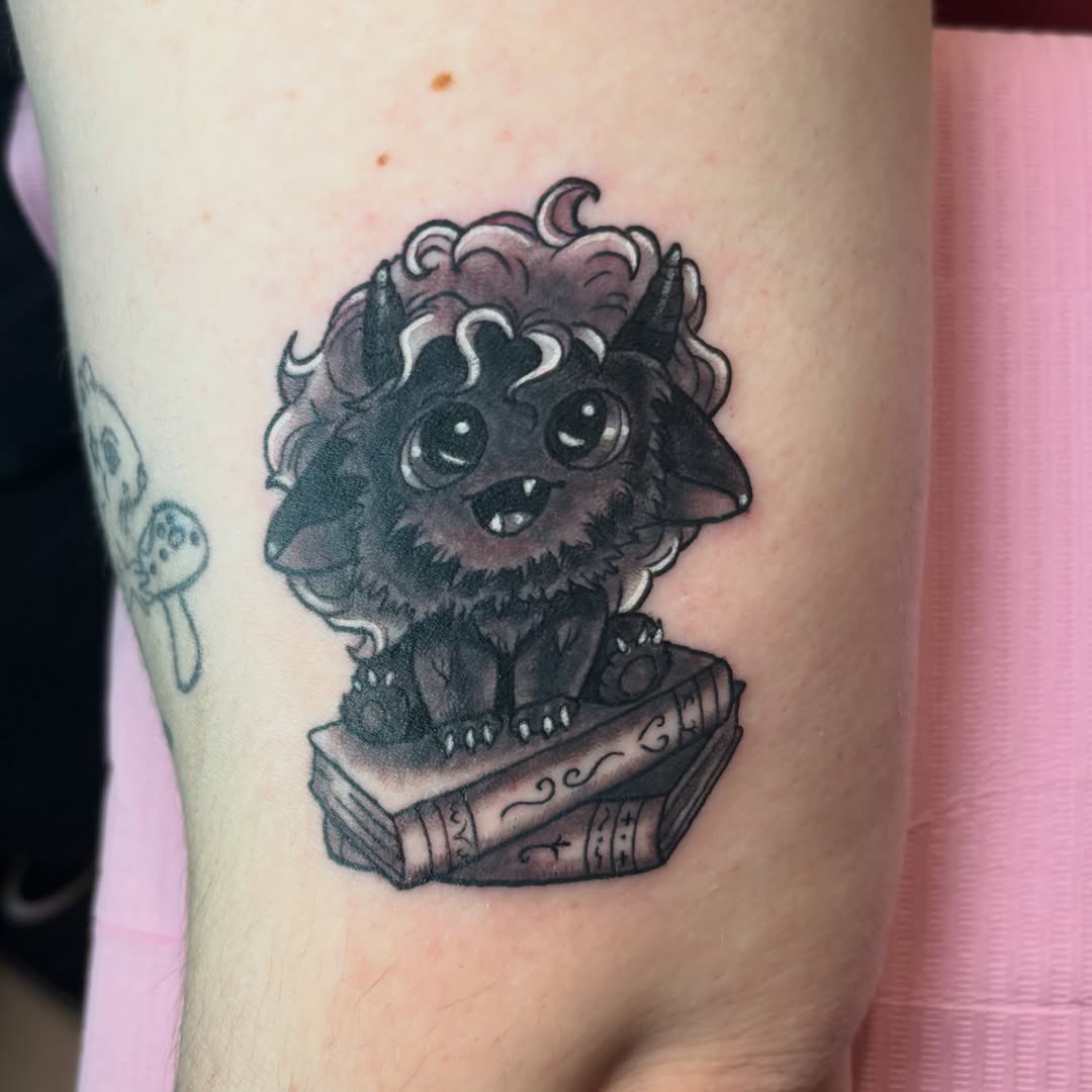 Tattoo by @silverseptemberart — black_and_grey
