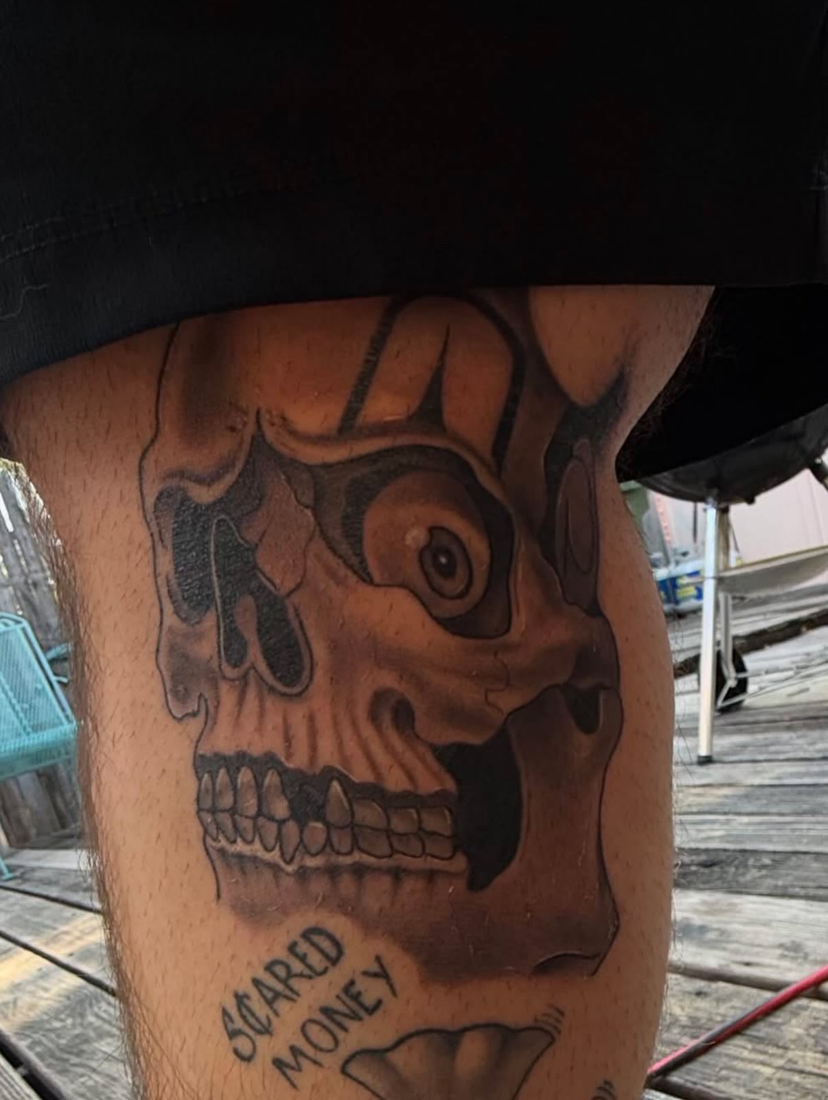 Skull realism tattoo on the thigh by Dallas tx tattoo artist ✝️