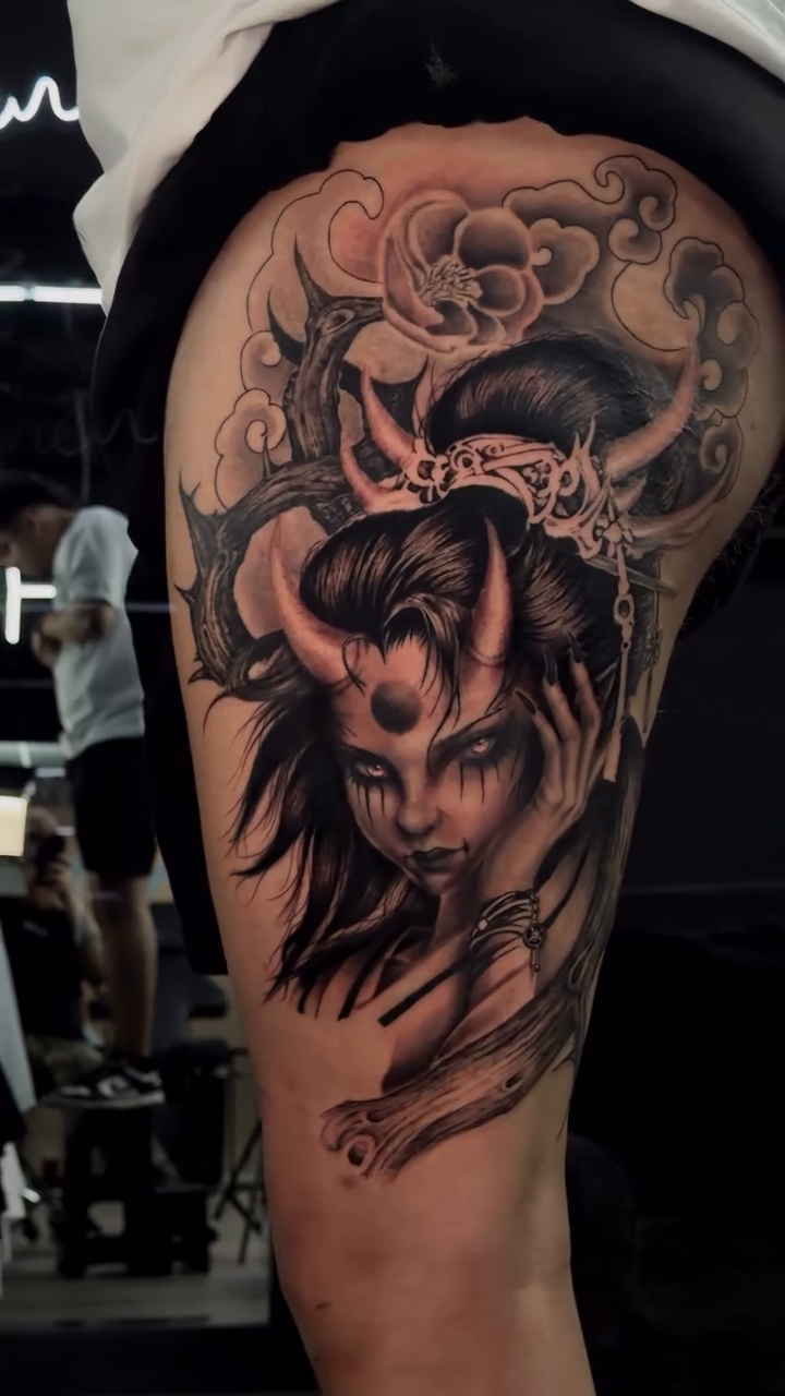 Demon woman with horns japanese irezumi tattoo by Nicolas Herrera