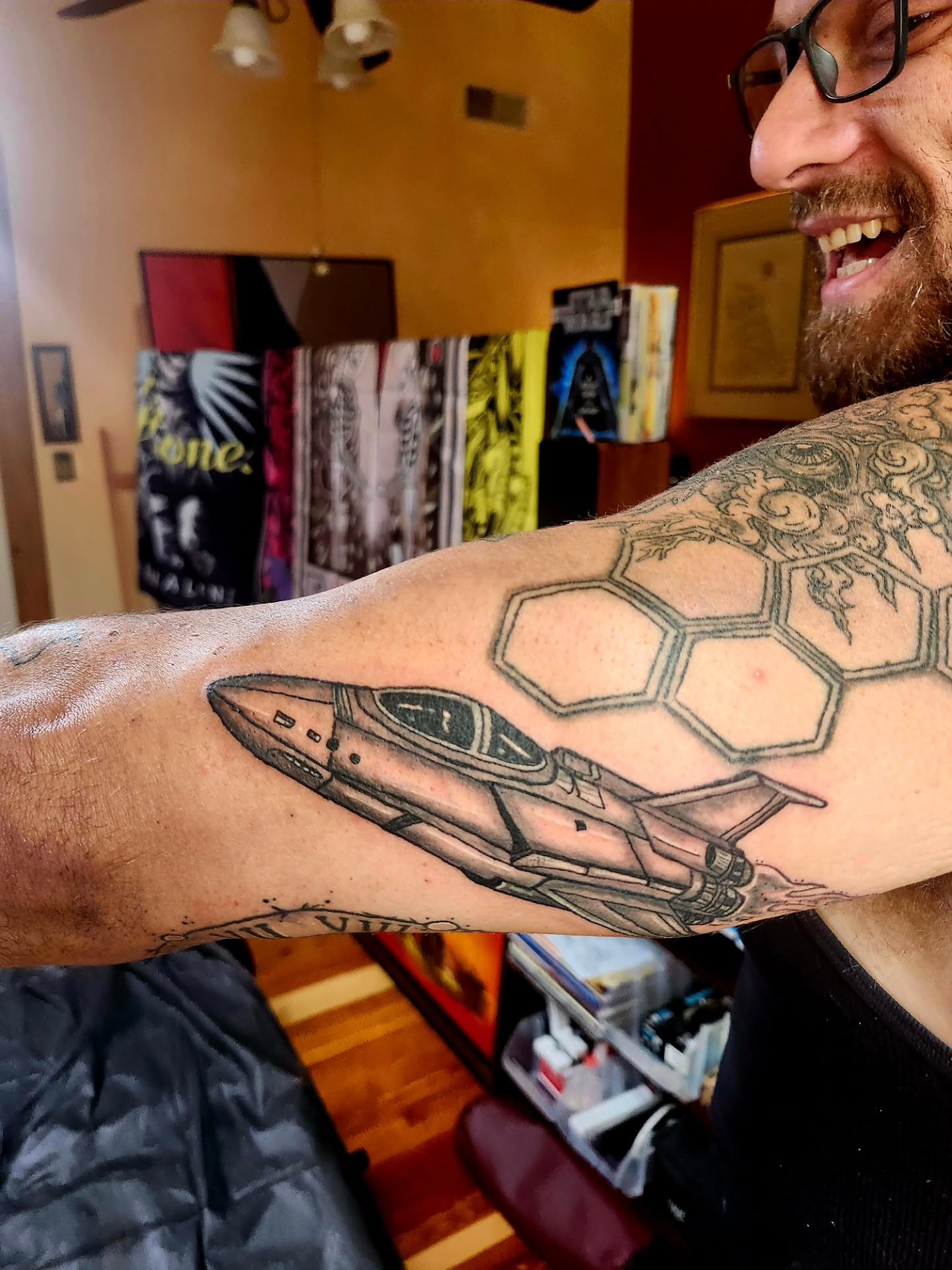 Spaceship black and grey tattoo on the forearm by @rockinr33d.tattoos
