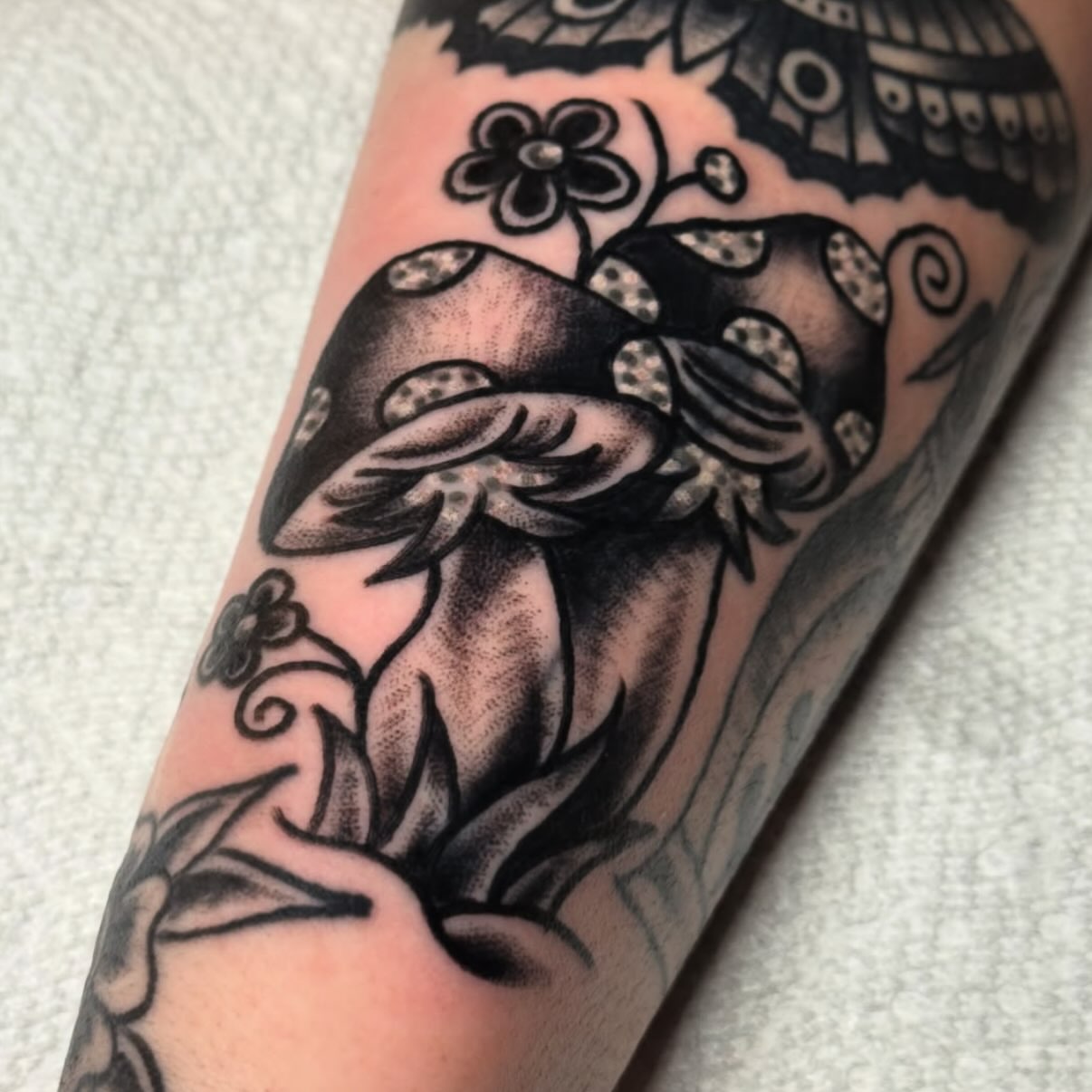 Tattoo by @lindsayloutat2 — black_and_grey