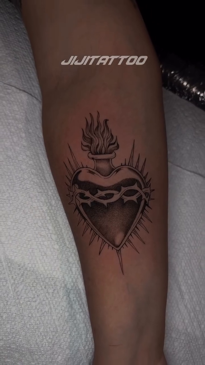 Sacred heart fine line tattoo by 🇰🇷jijitattoo 🇺🇸