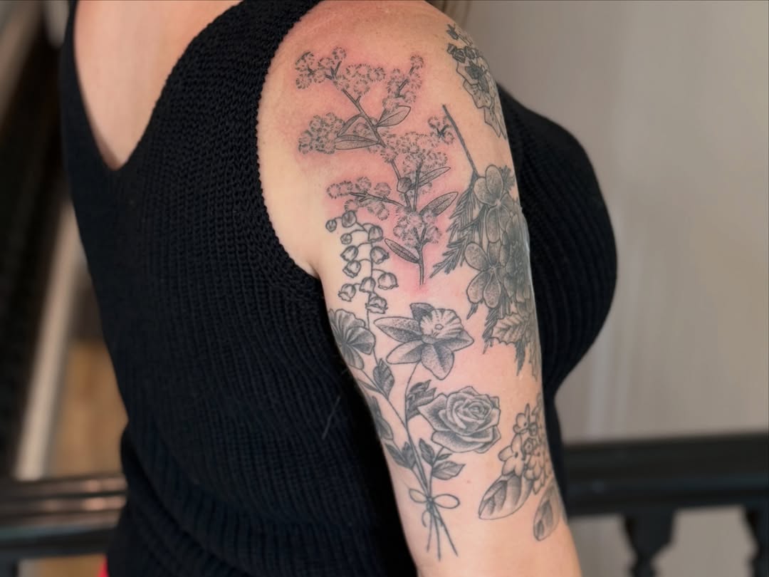 Tattoo by @taylornichole.tattoos — black_and_grey
