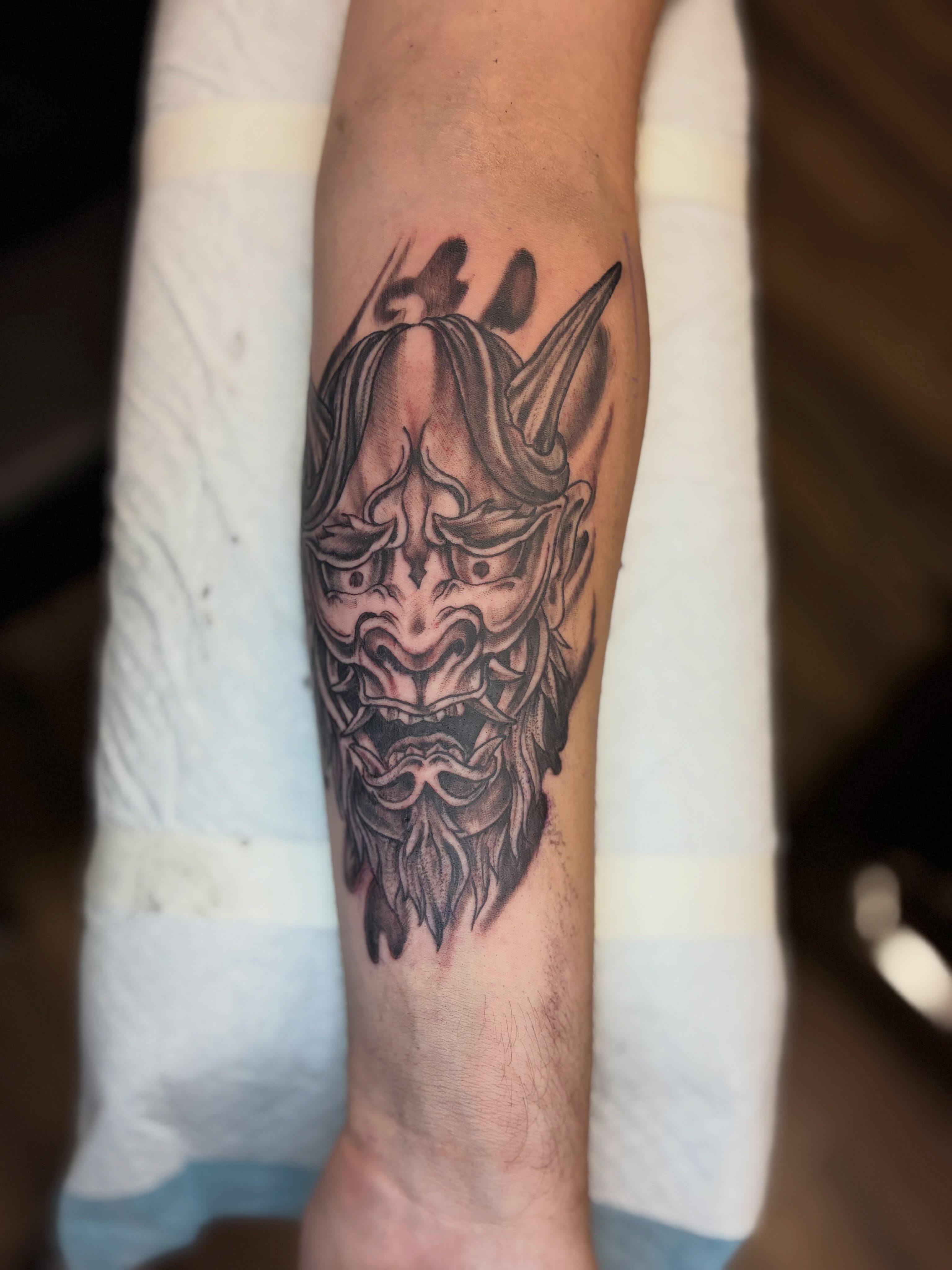 Tattoo by @kilinkstr14 — black_and_grey