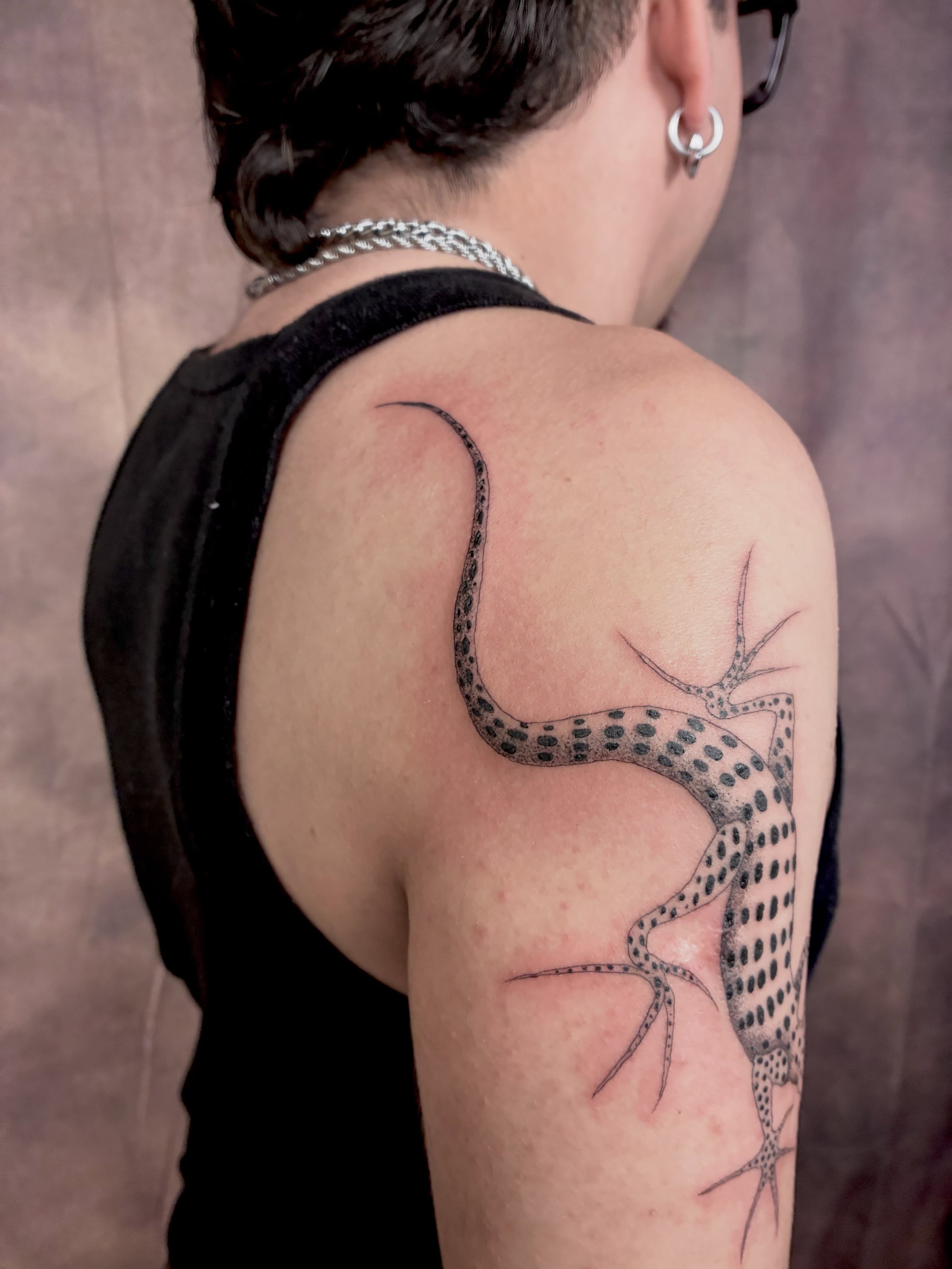 Gecko dotwork tattoo on the shoulder by ∘≁≀Gæish∀ ⍕ ◯⊂ⅇl⌾tl≀≁∘