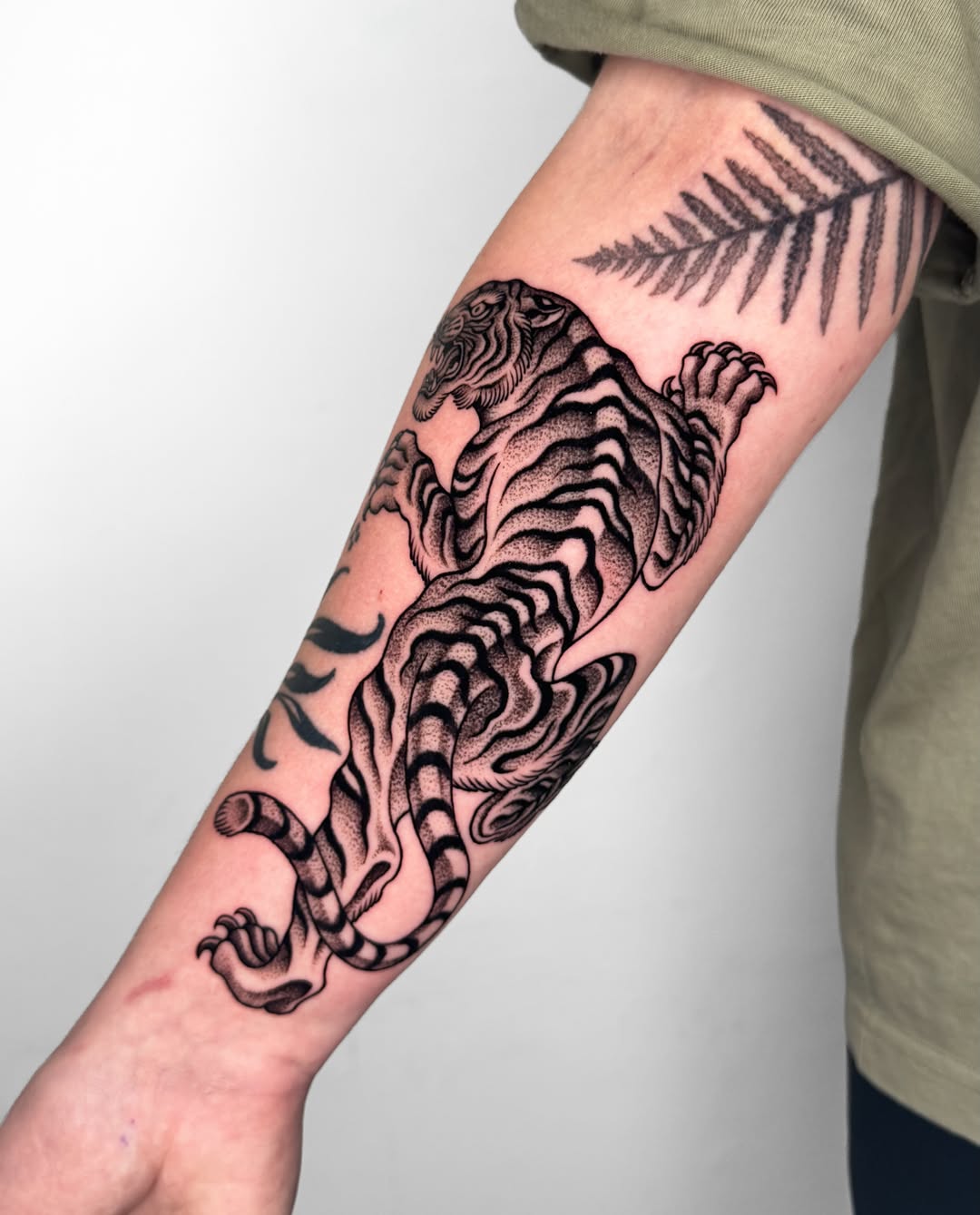 Tattoo by @jae_tatt β dotwork