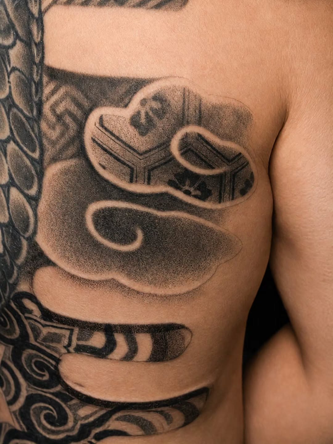 Tattoo by @toa_monti — japanese_irezumi, black_and_grey