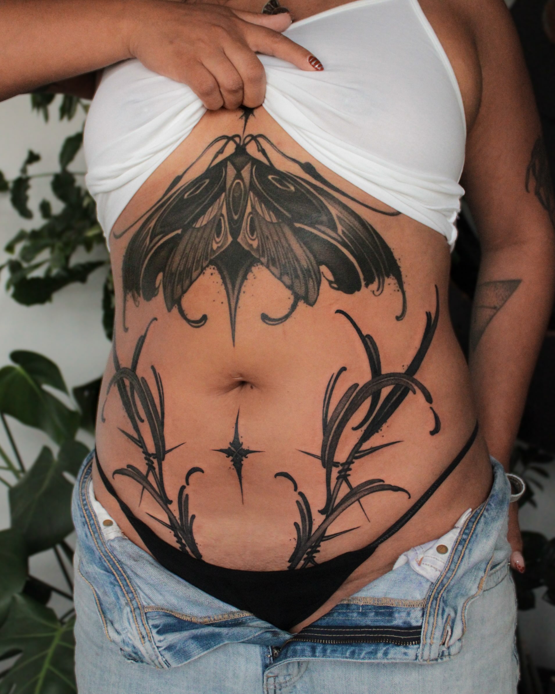 Tattoo by @hethtattoos — black_and_grey