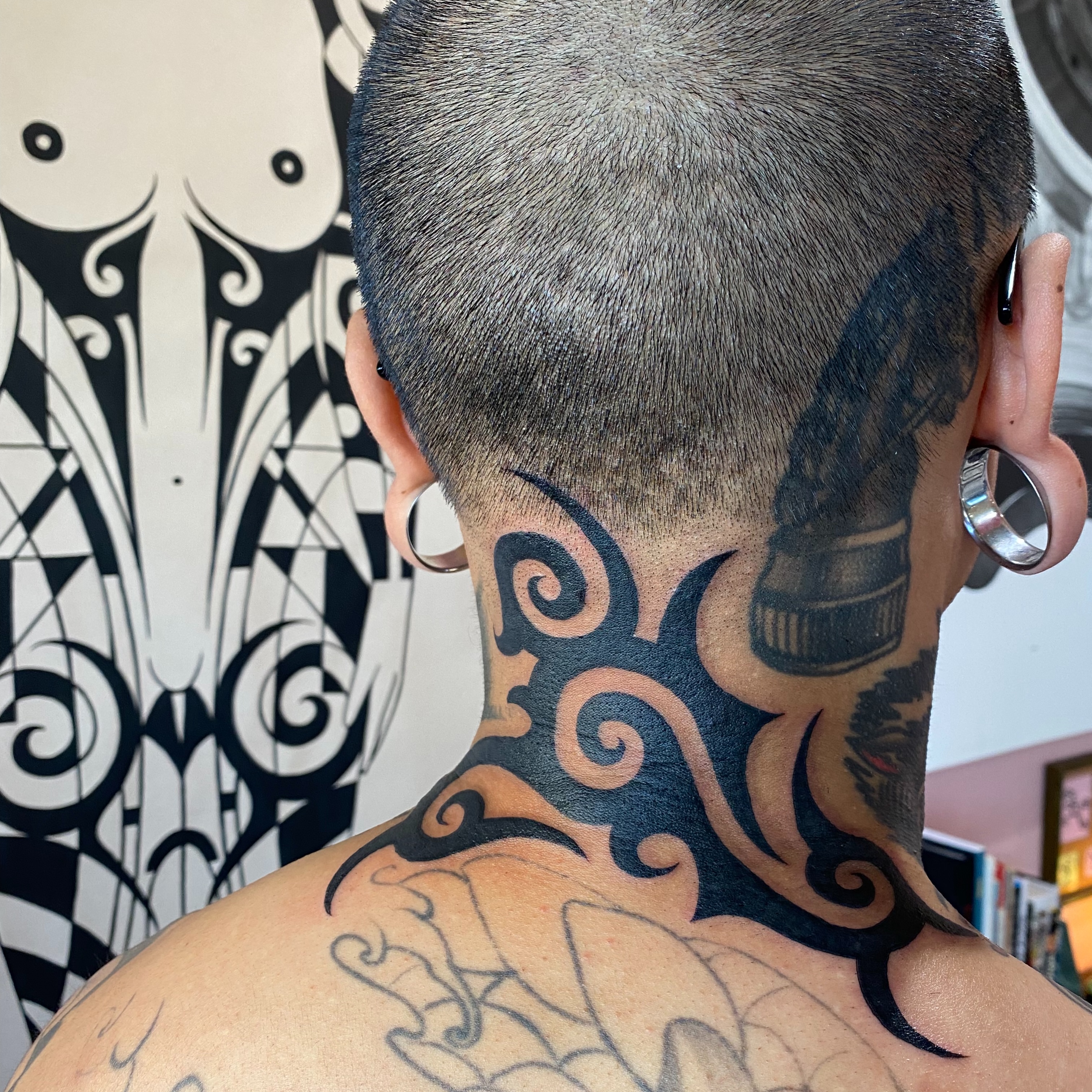 Tribal swirls tribal tattoo on the neck by ⛓️ L̷i̷n̷n̷e̷a̷⛓️, Las Vegas, Nevada