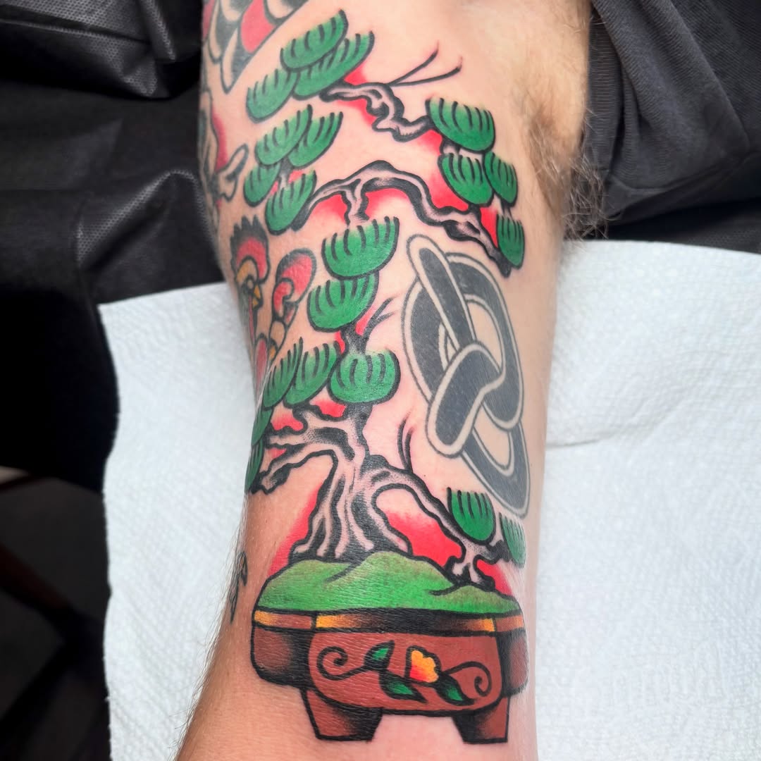 Tattoo by @jonathan_putur — american_traditional, japanese_irezumi