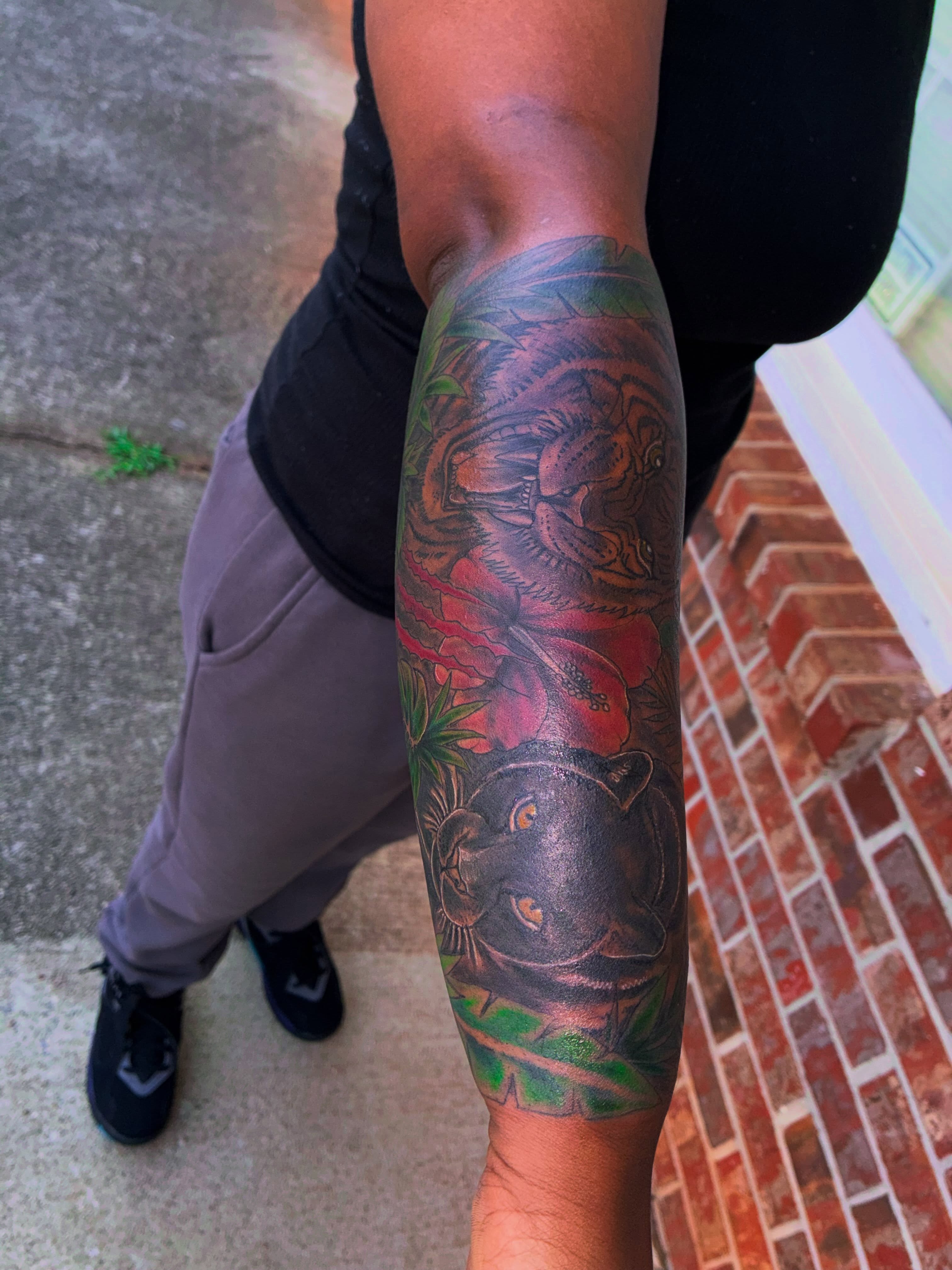 Tattoo by @bizzarreink — american_traditional, dotwork