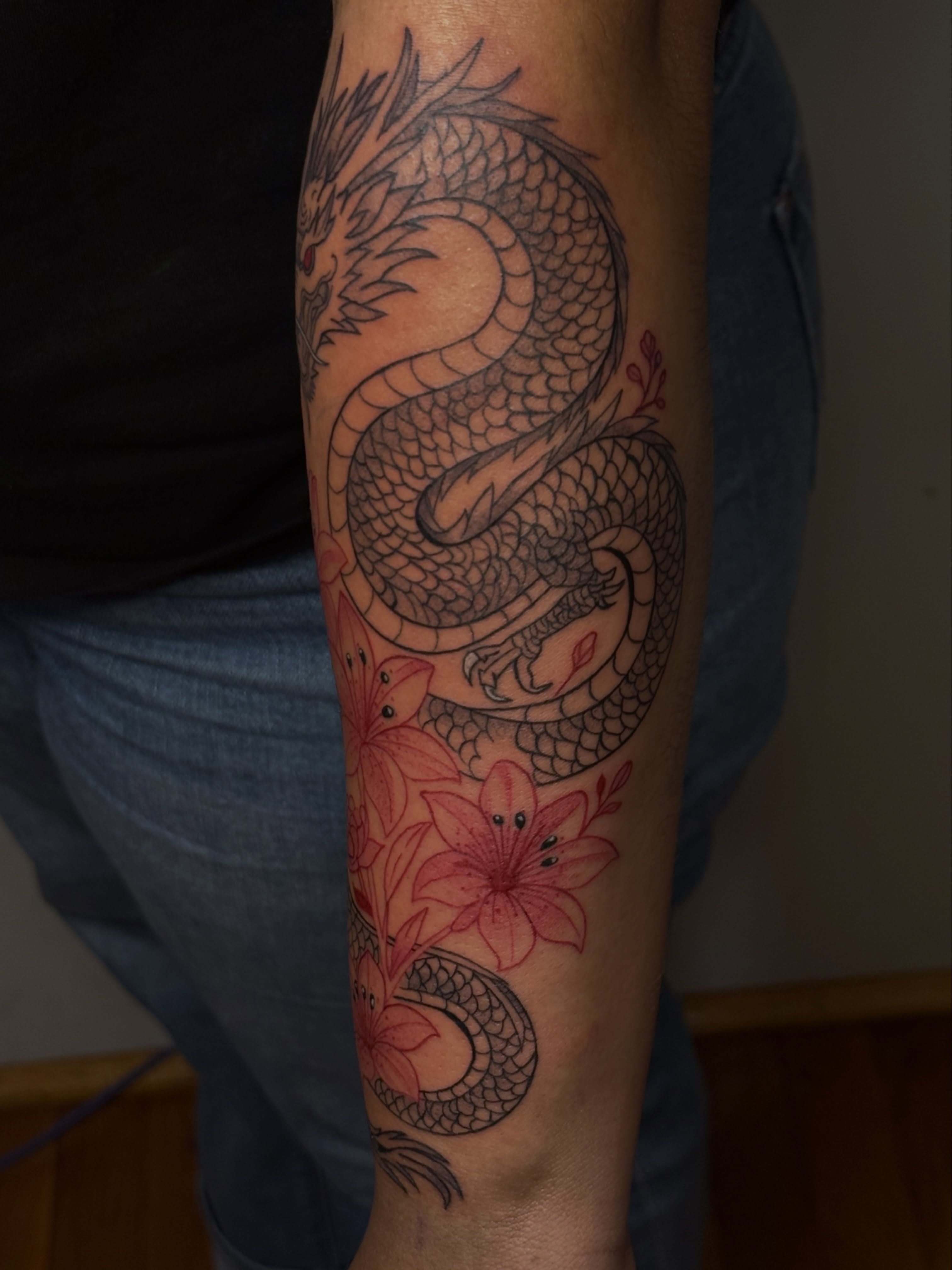 Tattoo by @sosie.tattoo โ japanese_irezumi, dotwork
