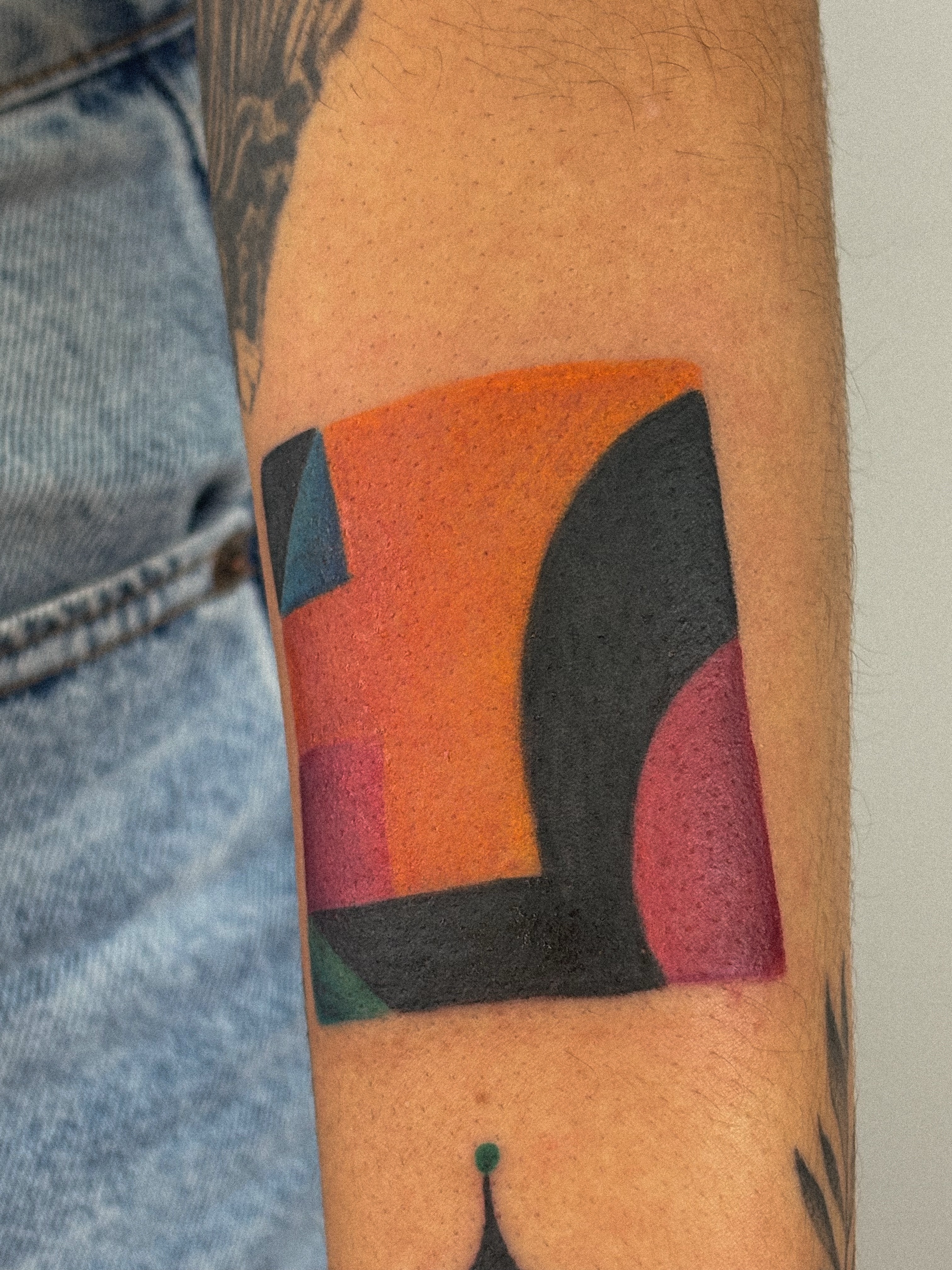 Tattoo by @juliatatua — geometric