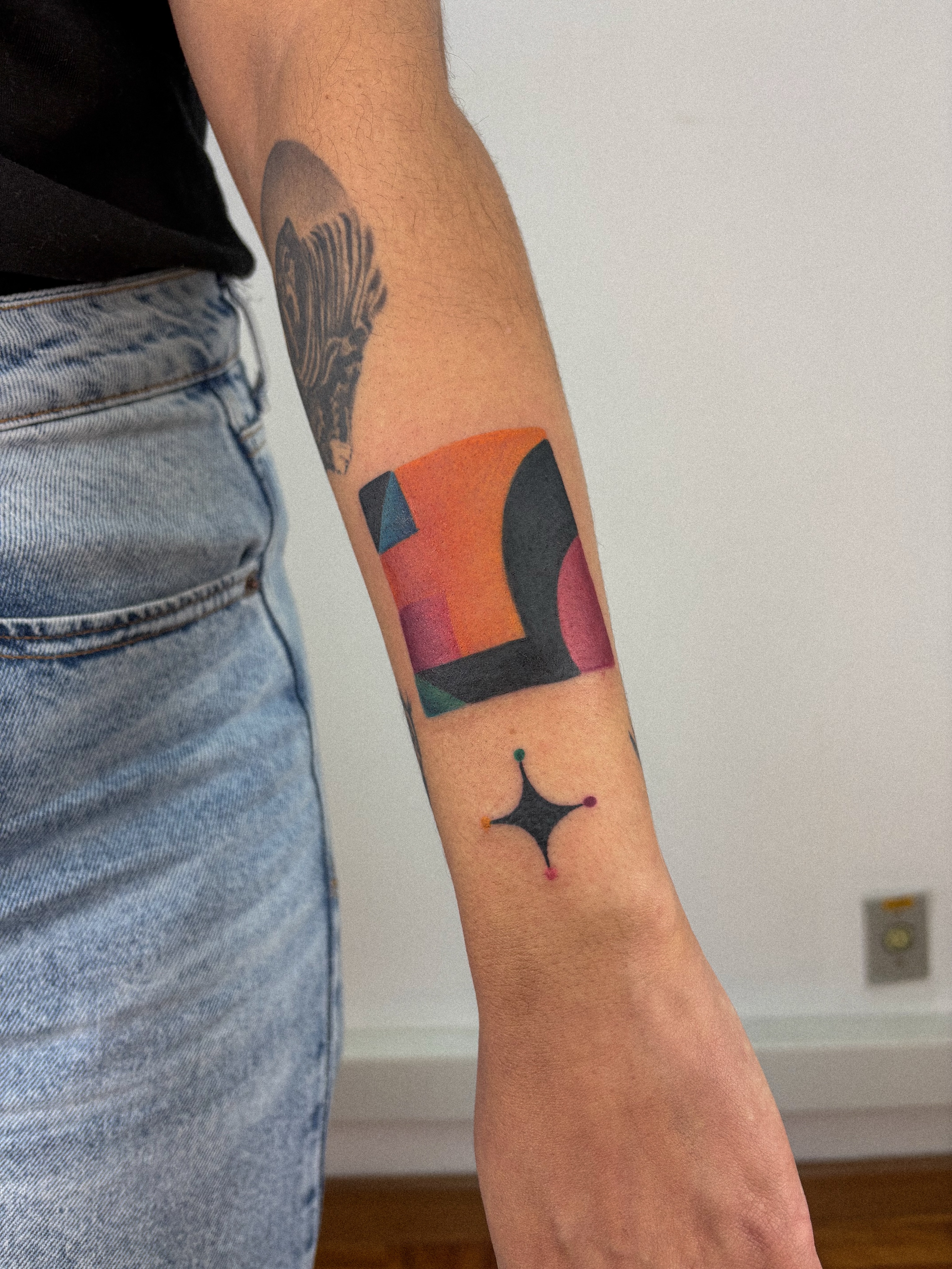 Tattoo by @juliatatua — geometric