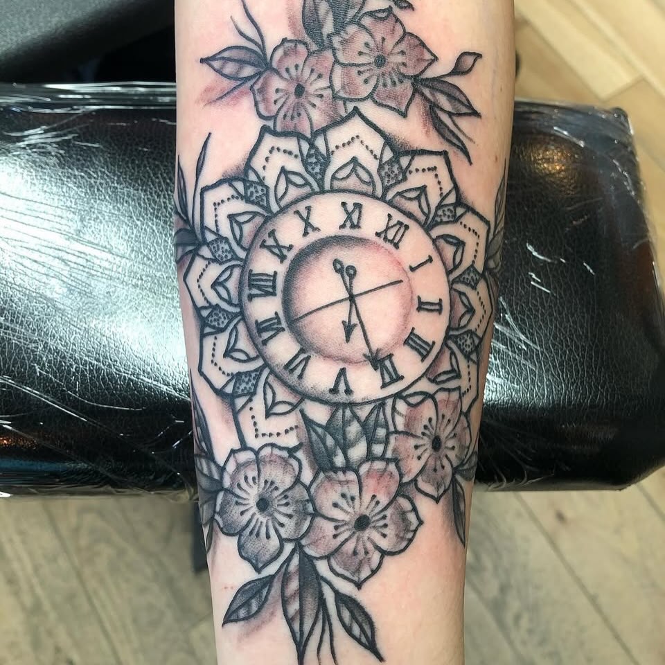 Tattoo by @tattoosbystelios — geometric, black_and_grey