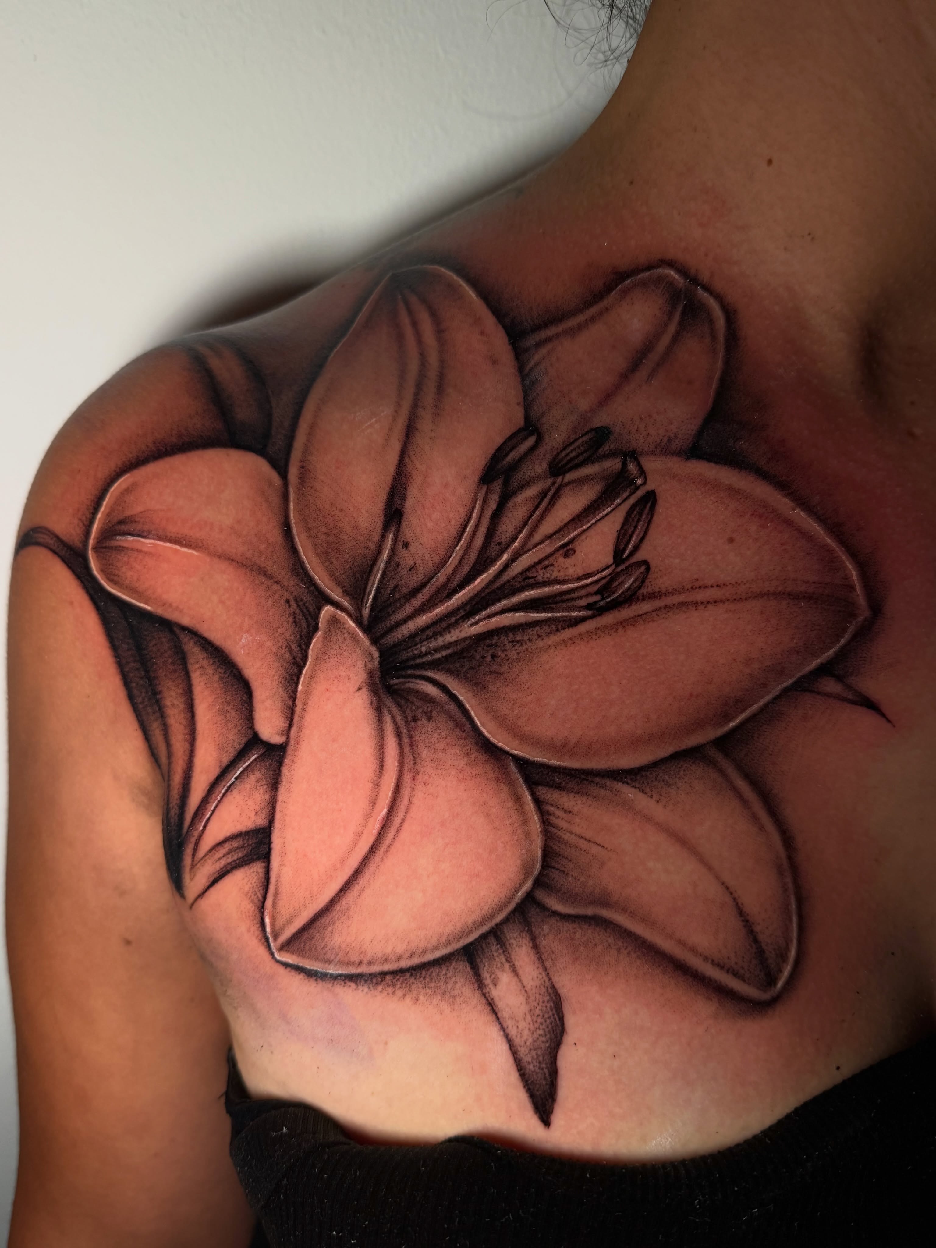 Lily realism tattoo on the shoulder by ๐ธ๐๐๐.๐ฎ๐, Los Angeles, California