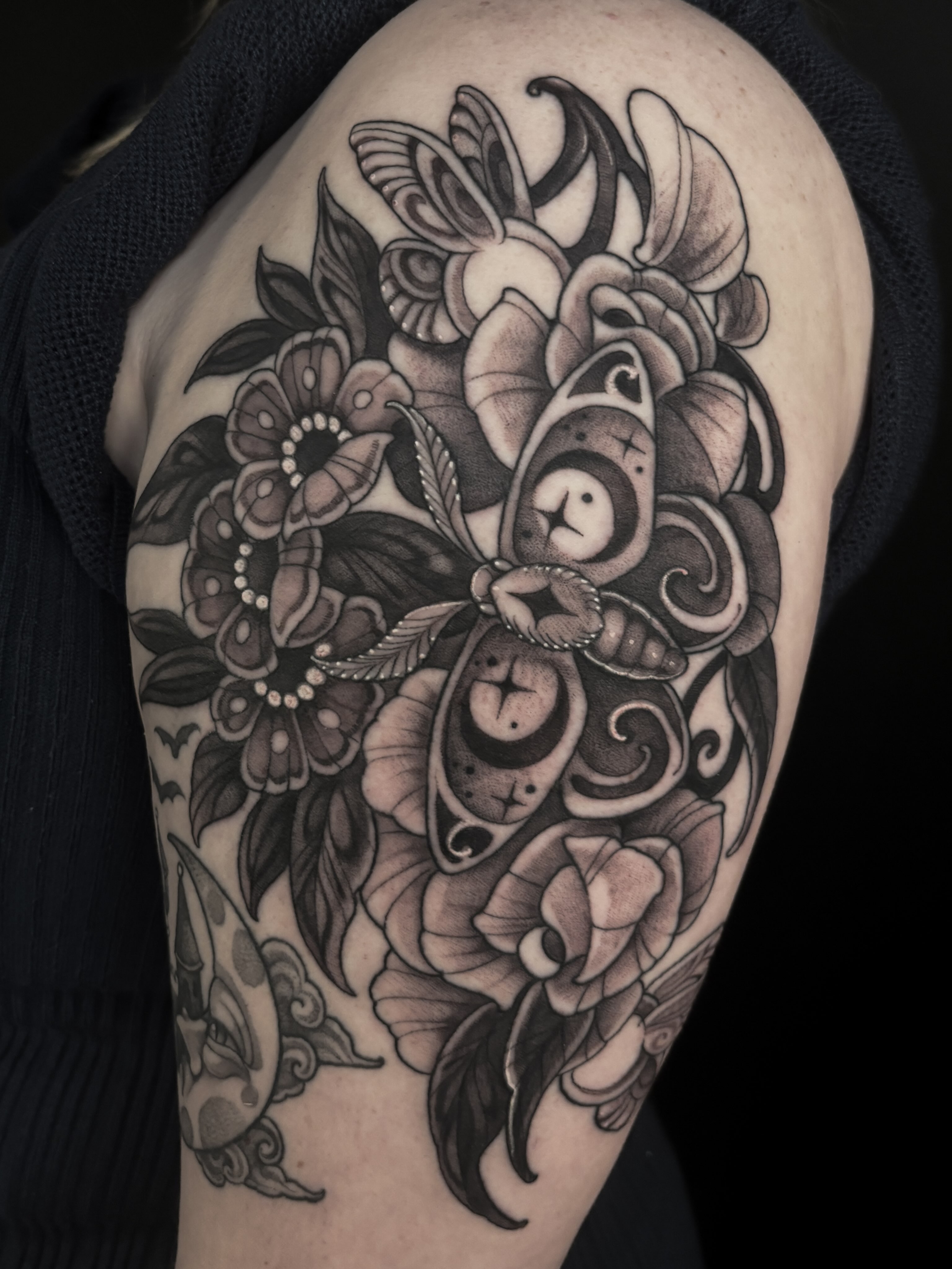 Tattoo by @fairygremlinn — black_and_grey, ornamental