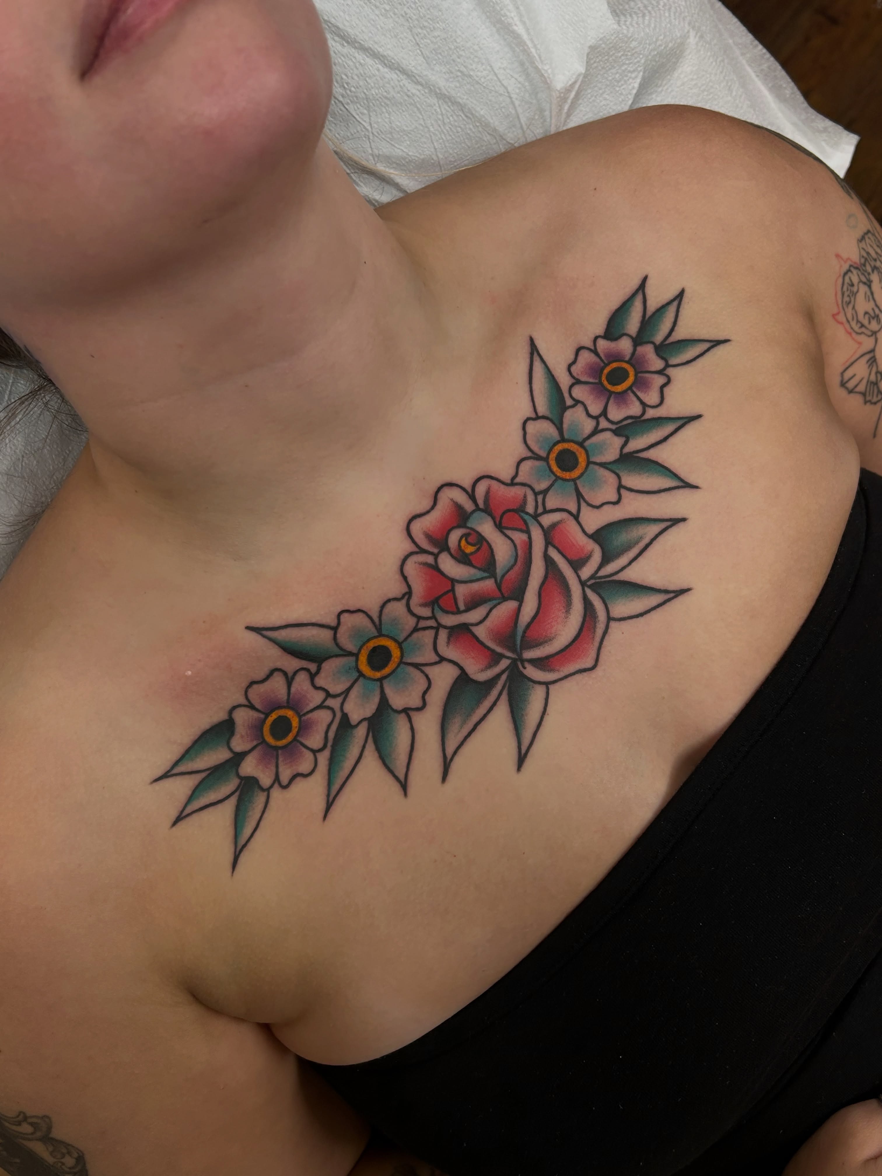 Flowers American traditional tattoo on the chest by ๐๐ข๐ฉ๐๐ซ๐ฆ๐ข ๐๐ฌ๐ซ๐ก๐๐ถ๐ฆ
โจ