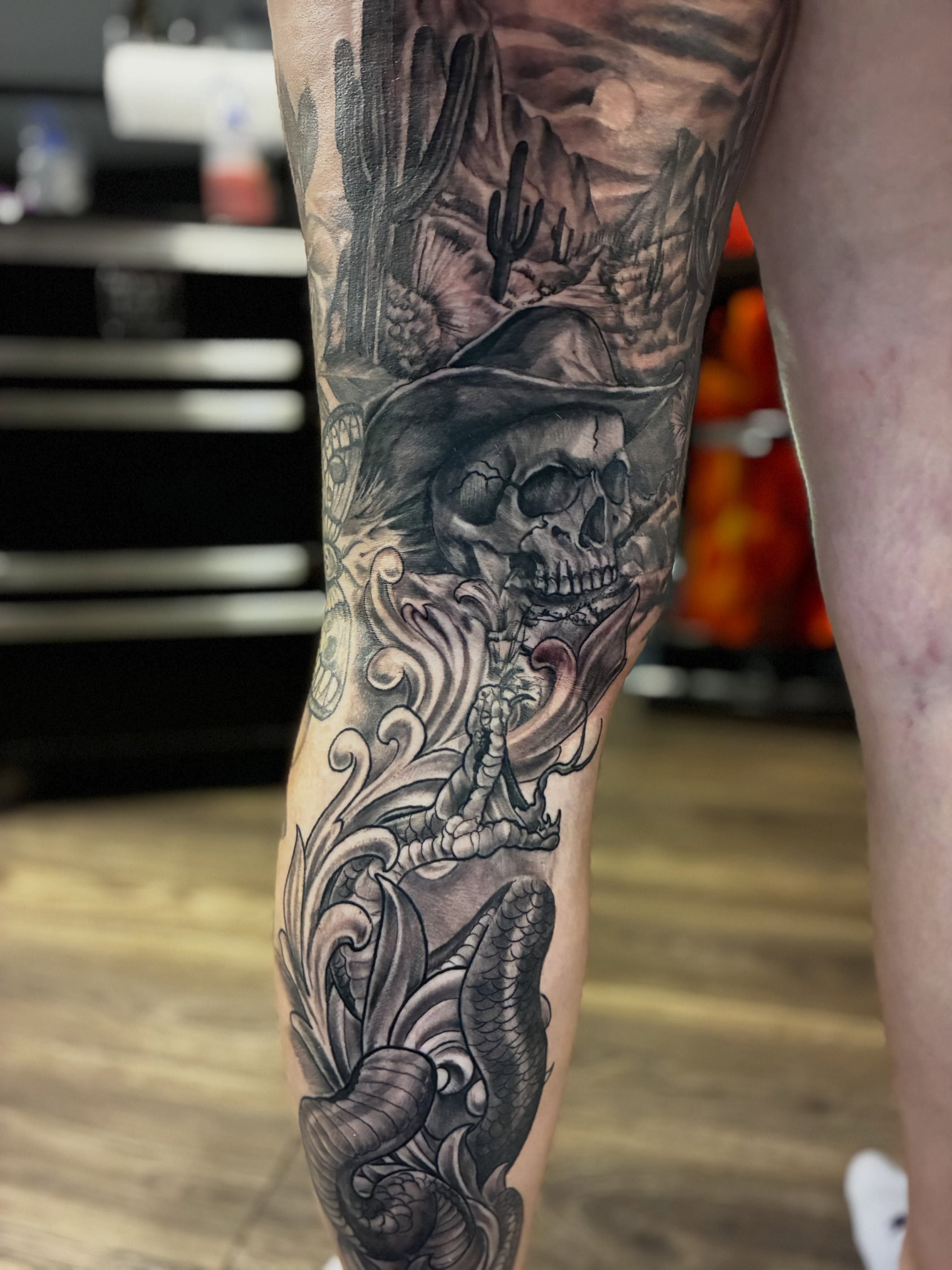 Tattoo by @kilinkstr14 — black_and_grey, realism