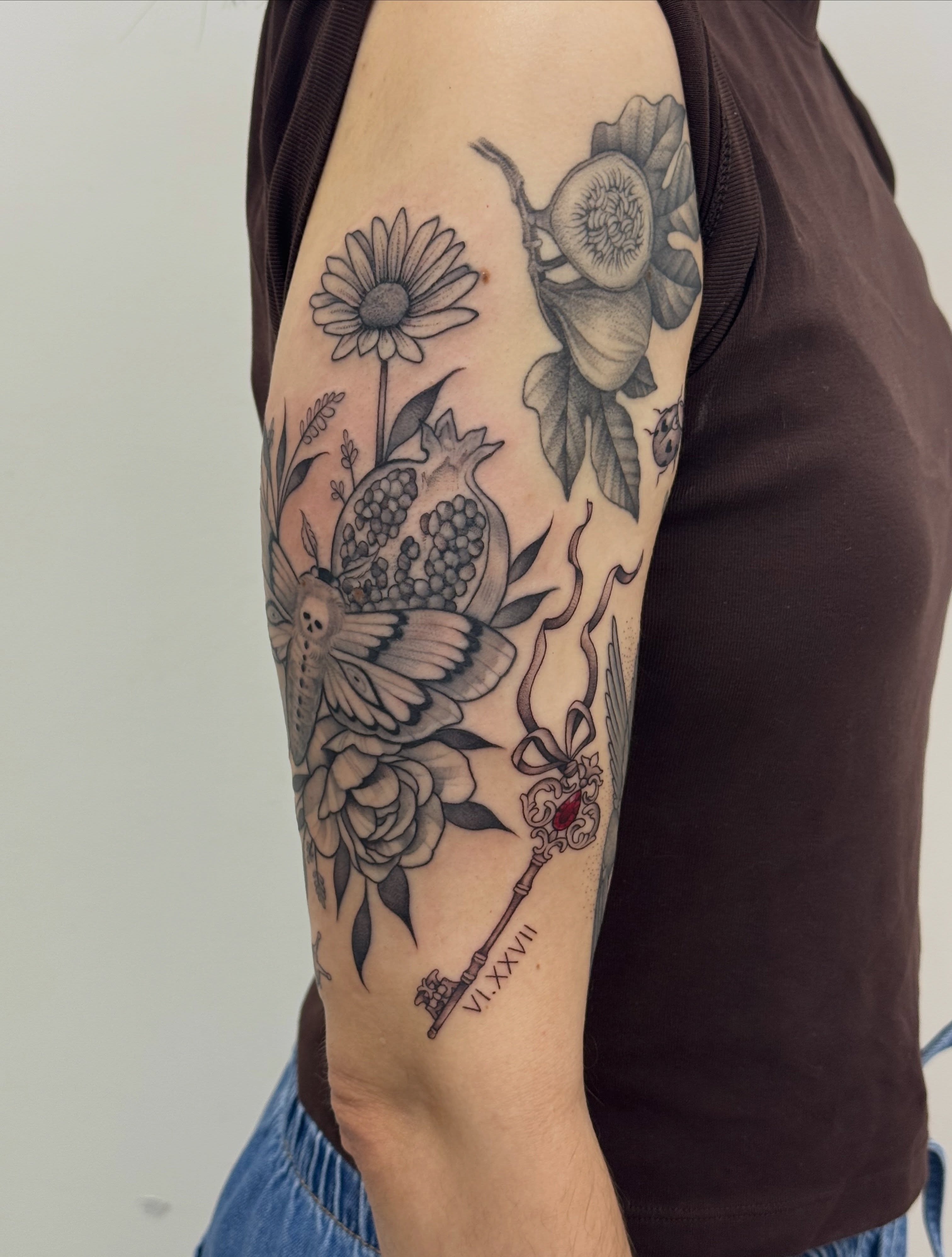 Tattoo by @taracrespitattoos โ black_and_grey, realism