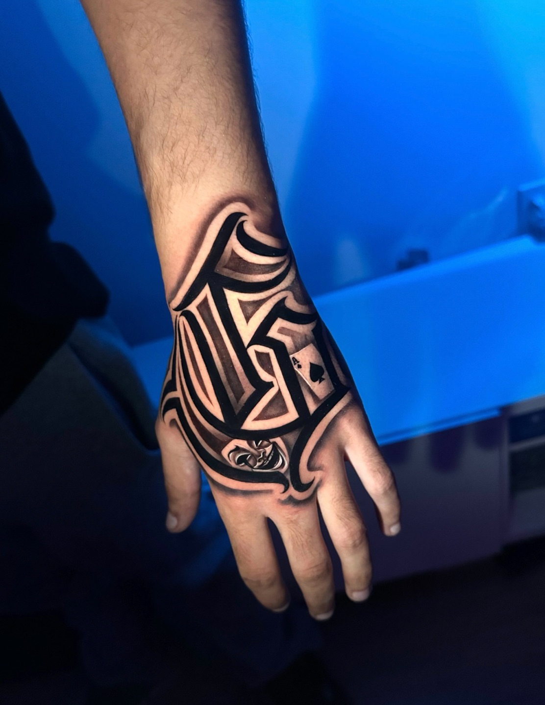 Hand with intricate design tribal tattoo on the hand by Emma Sferdian🇷🇴