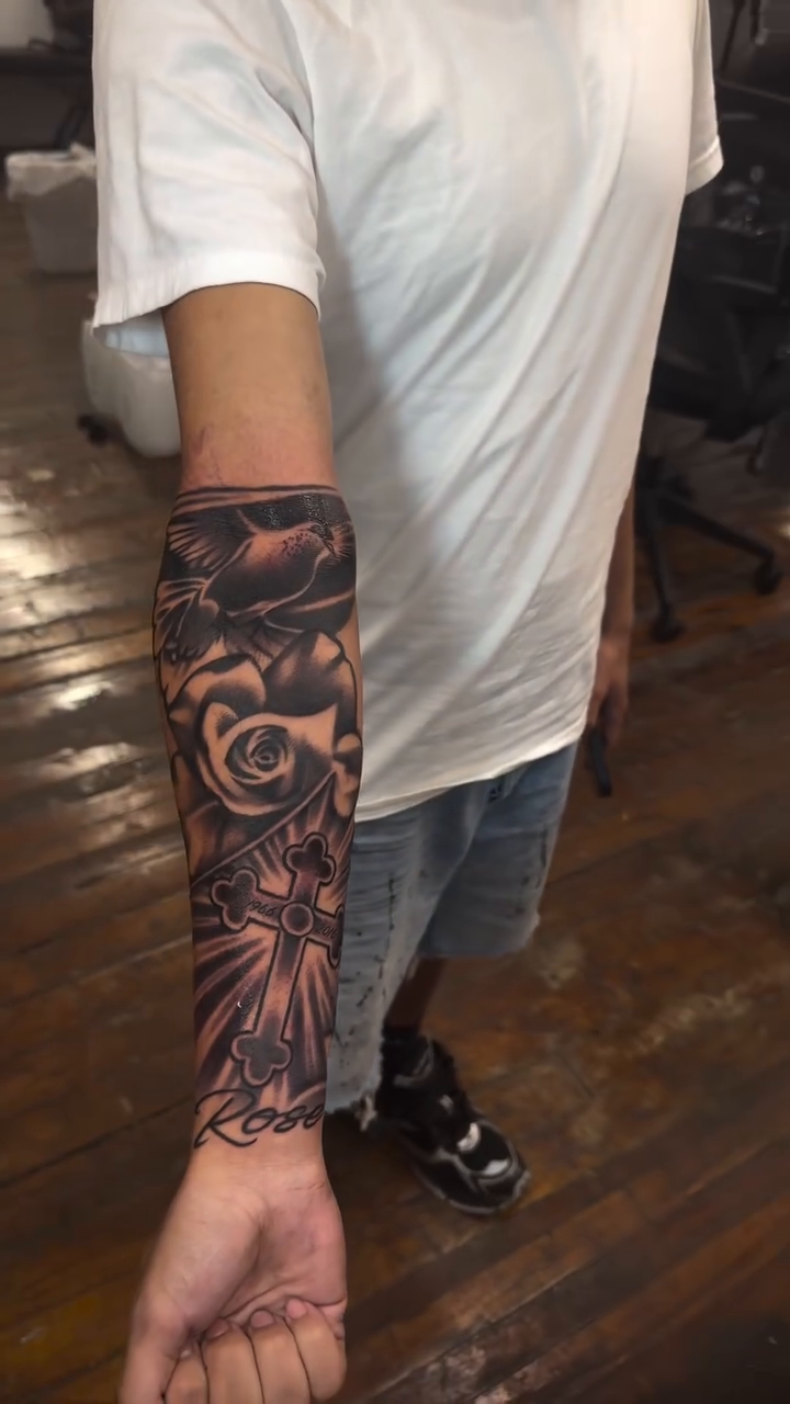 Tattoo by @broken_tattz β black_and_grey, realism