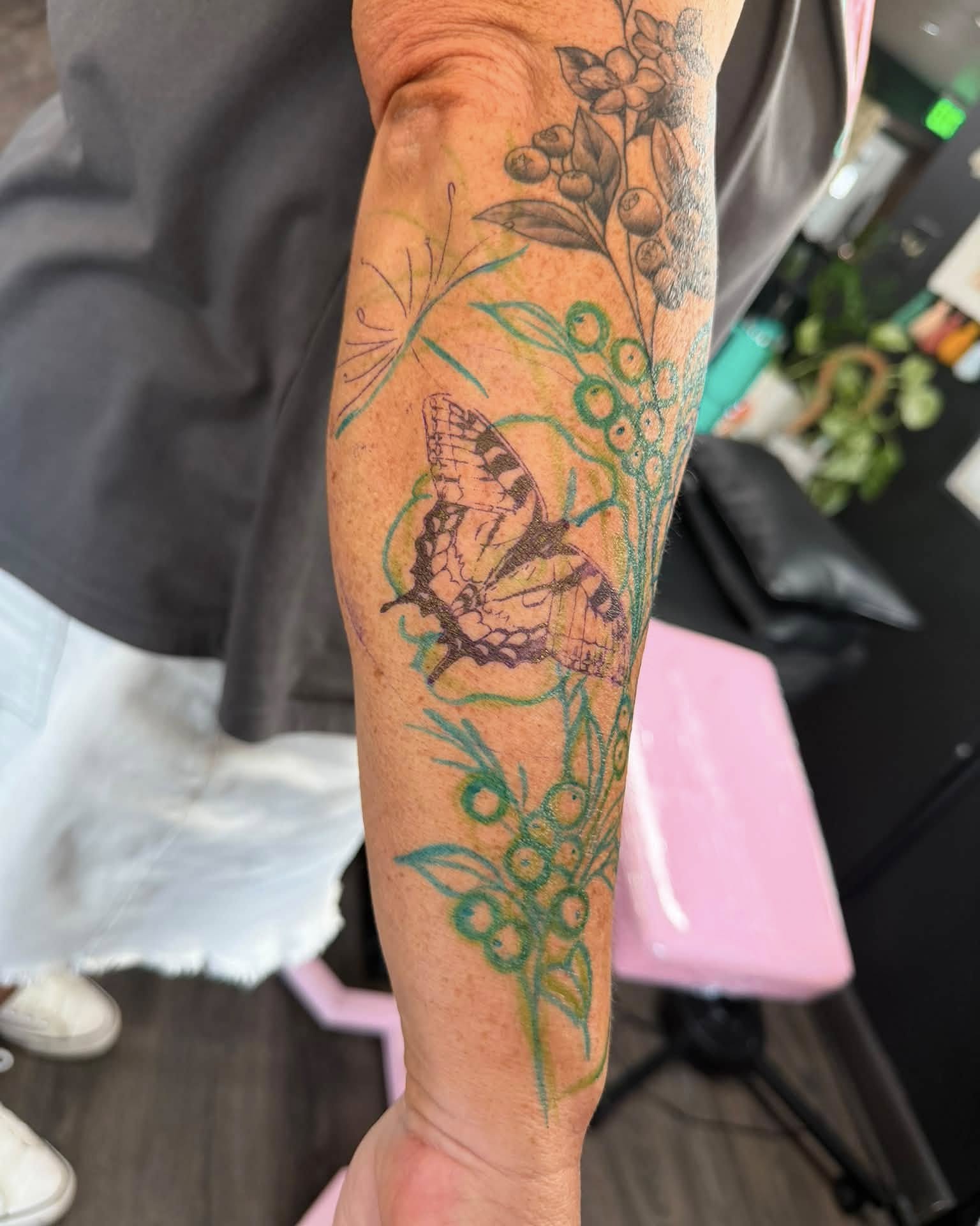 Tattoo by @flora_and_fauna_tattoos — dotwork, realism